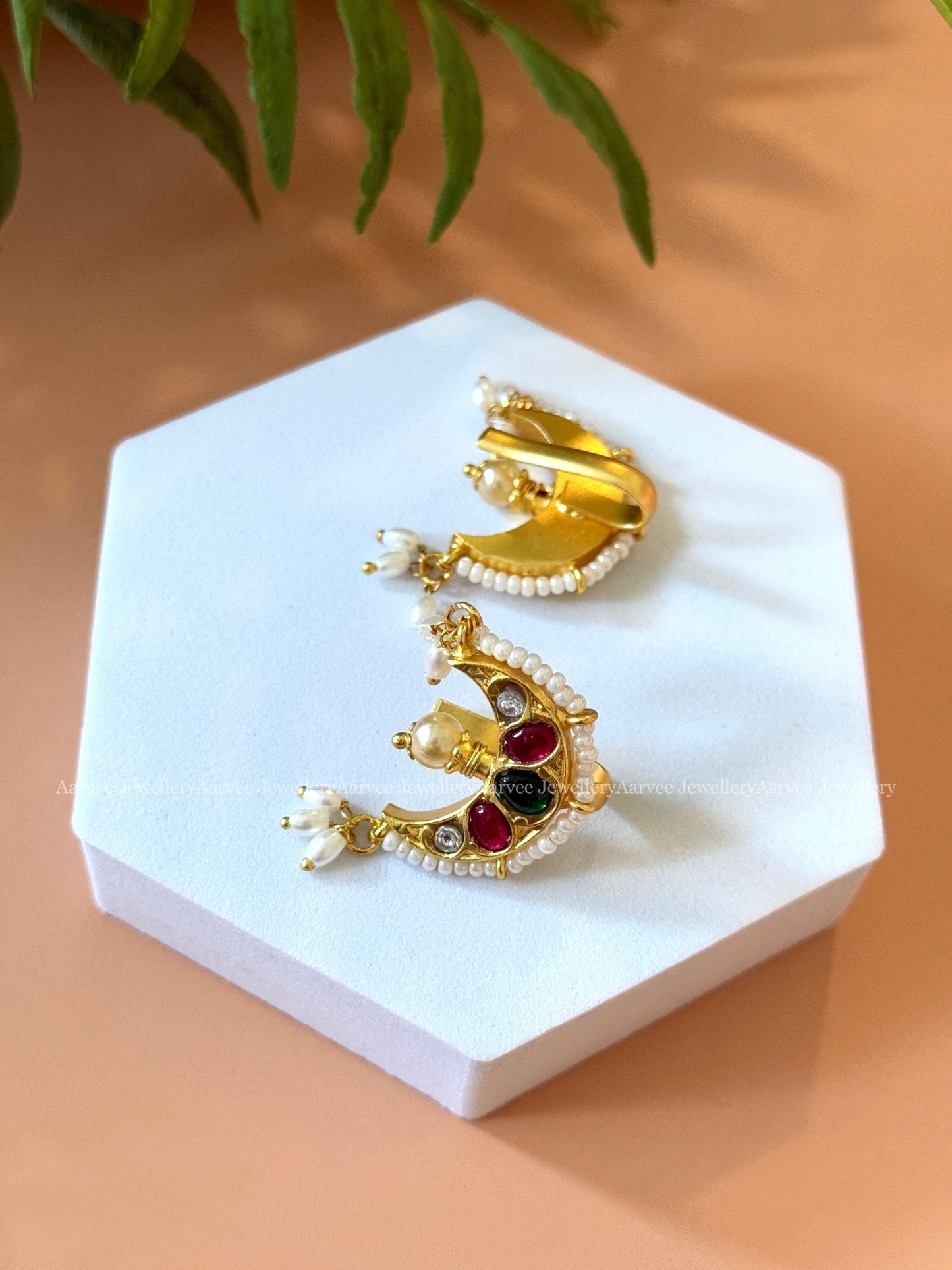 JADAU KUNDAN EAR CUFF CHAND DESIGN - 1 PAIR
