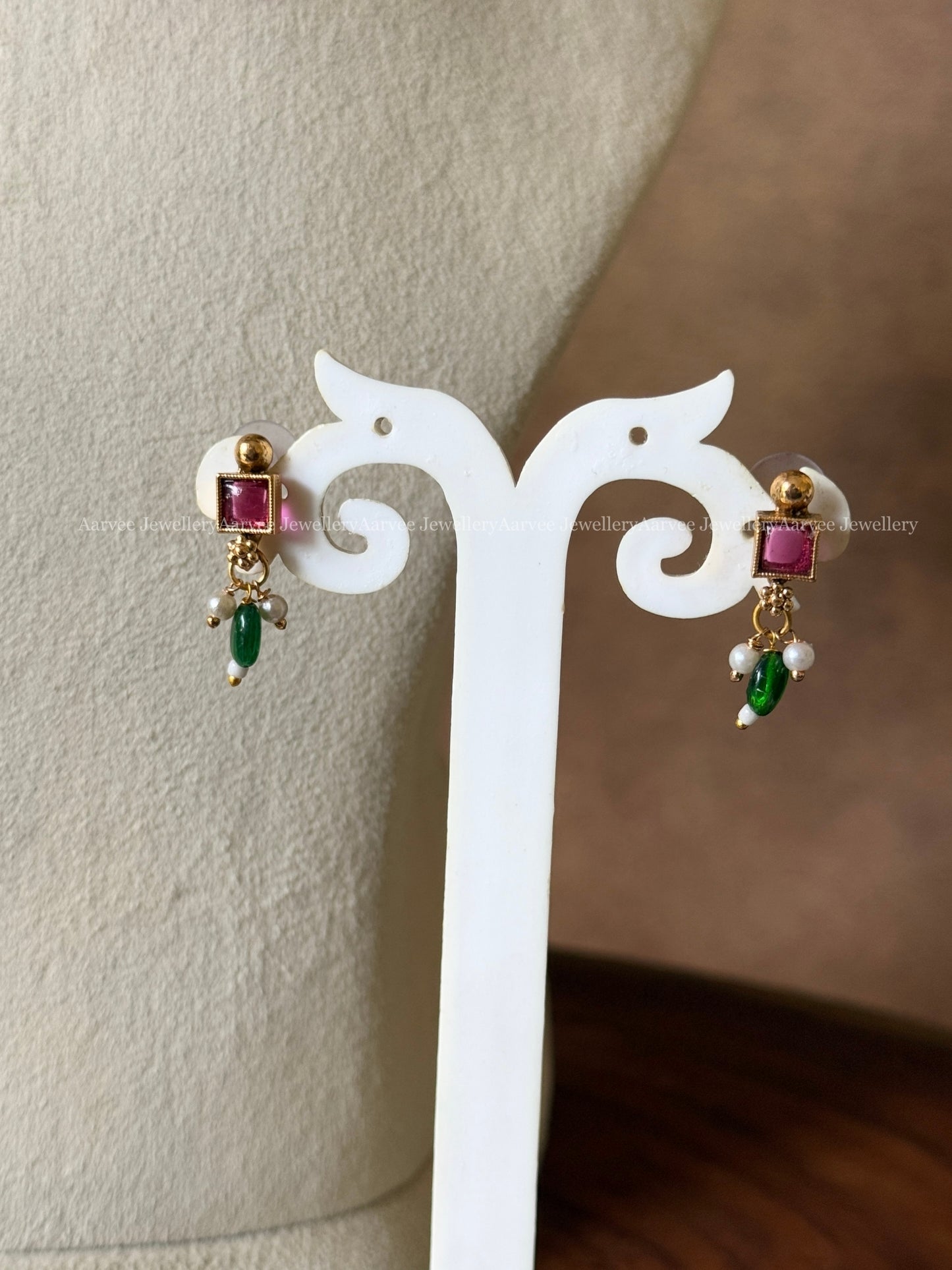 JALEBI SIMPLE NECKLACE SET WITH RUBY STONES & GREEN BEADS