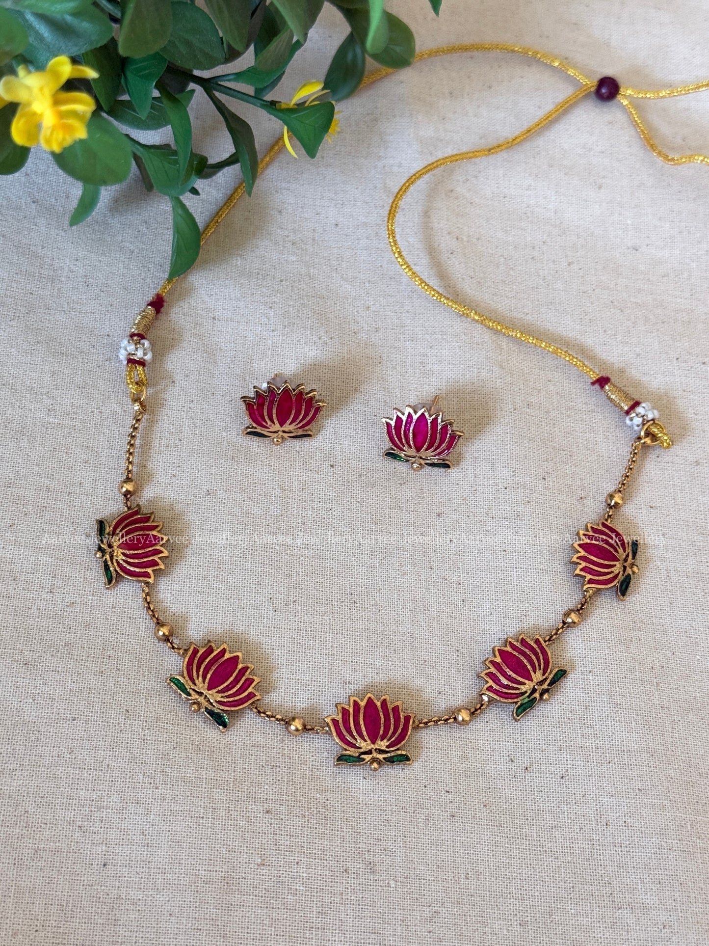 DELICATE PINK LOTUS NECKLACE SET