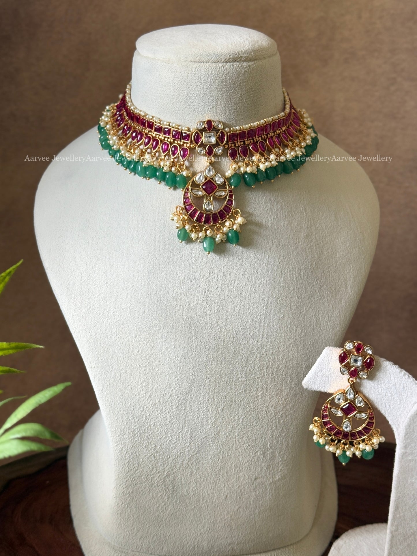 SEMI PRECIOUS KEMP STONES CHOKER SET WITH RUBY STONE & PASTEL BEADS
