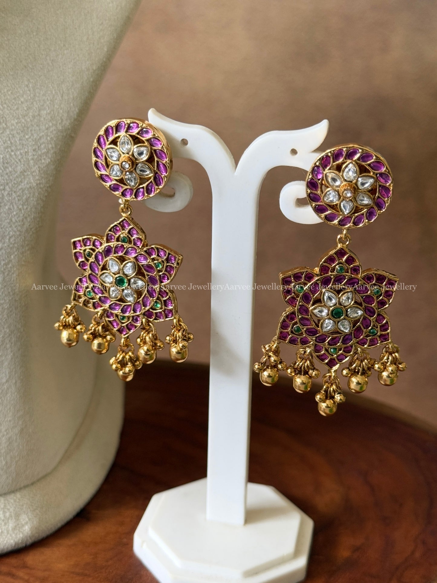 KUNDAN 2 IN 1 REVERSIBLE KANTI NECKLACE SET WITH PINK / WHITE FLORAL PENDANT