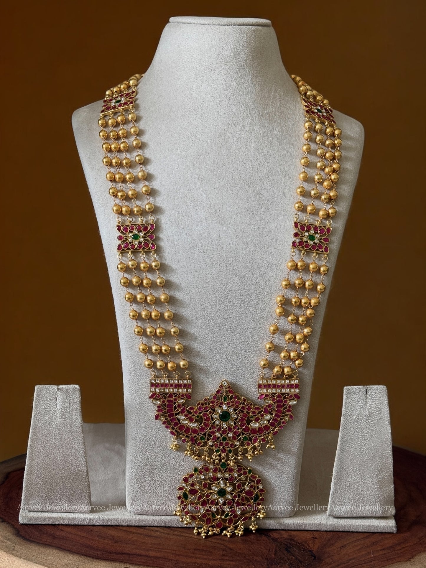 JADAU KUNDAN GOLD BEAD LAYERED HARAM WITH FULL GOLD CHOKER WITH RICE PEARLS
