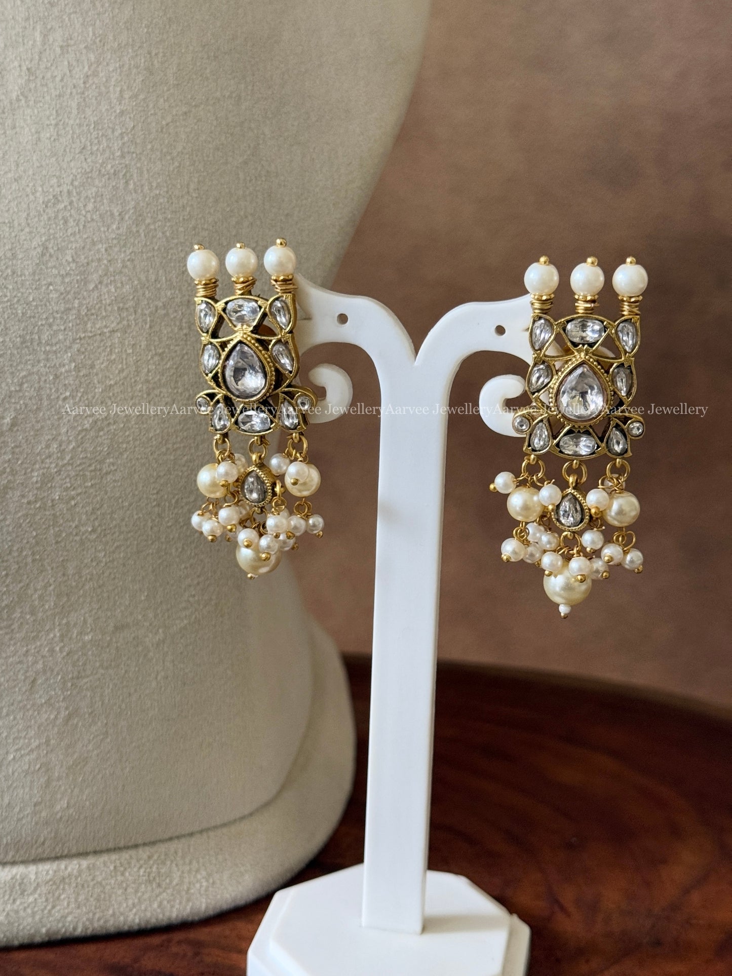 JADAU KUNDAN CHOKER SET WITH NAVARATHNA COLOR STONES AND PEARL BEADS