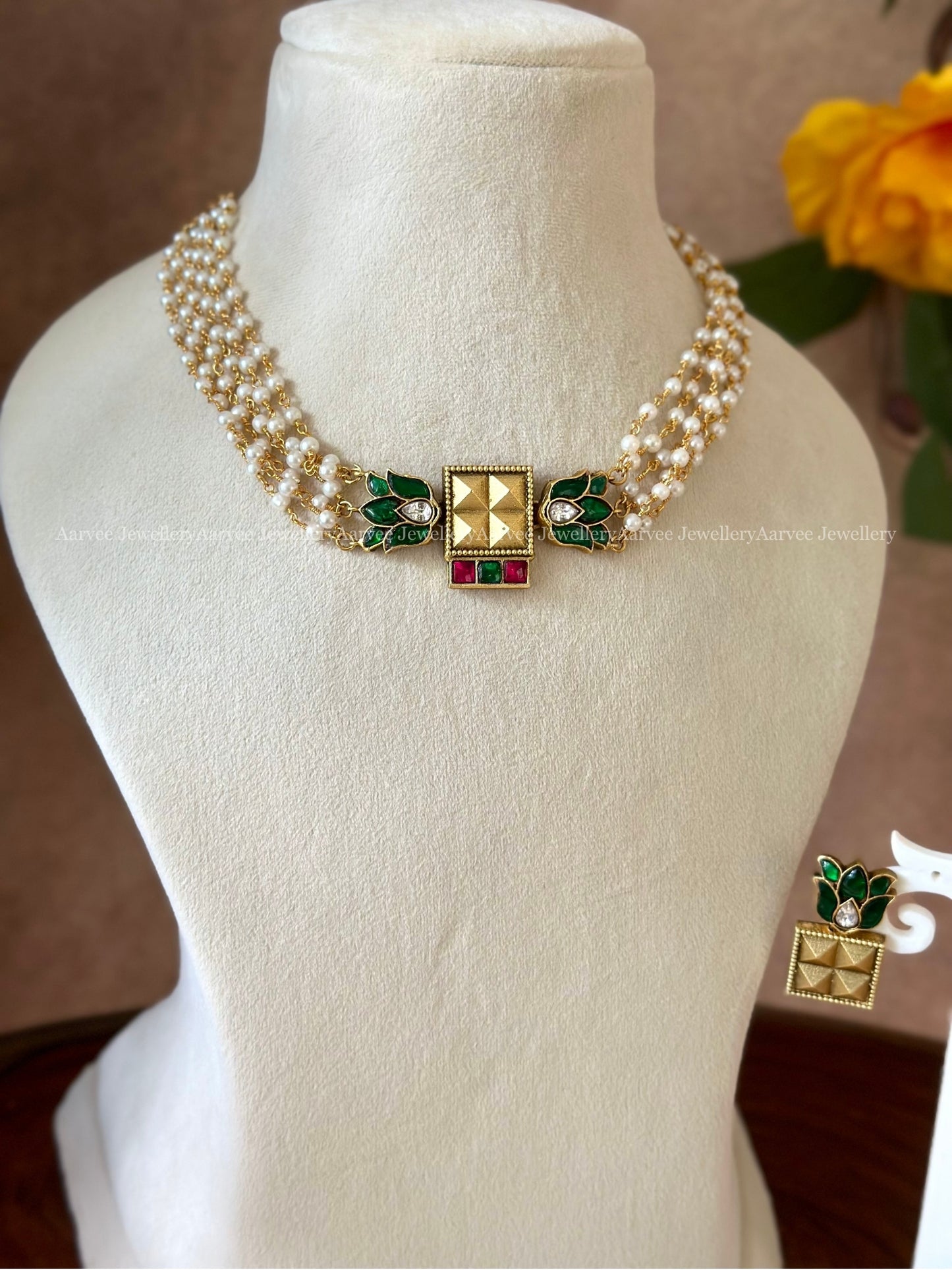 JADAU KUNDAN PEARL LINE CHOKER SET WITH GREEN LOTUS PENDANT