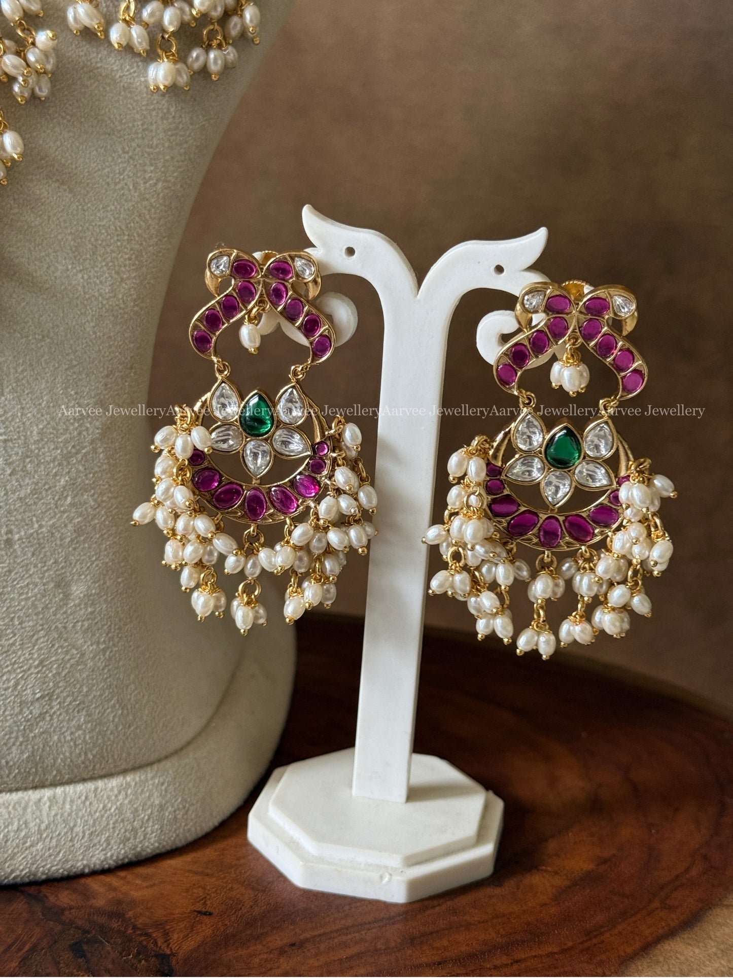 PREMIUM ANTIQUE GOLD FINISH FLORAL GUTTA PUSALU HARAM SET WITH RUBY / GREEN KUNDAN STONE & PEARLS
