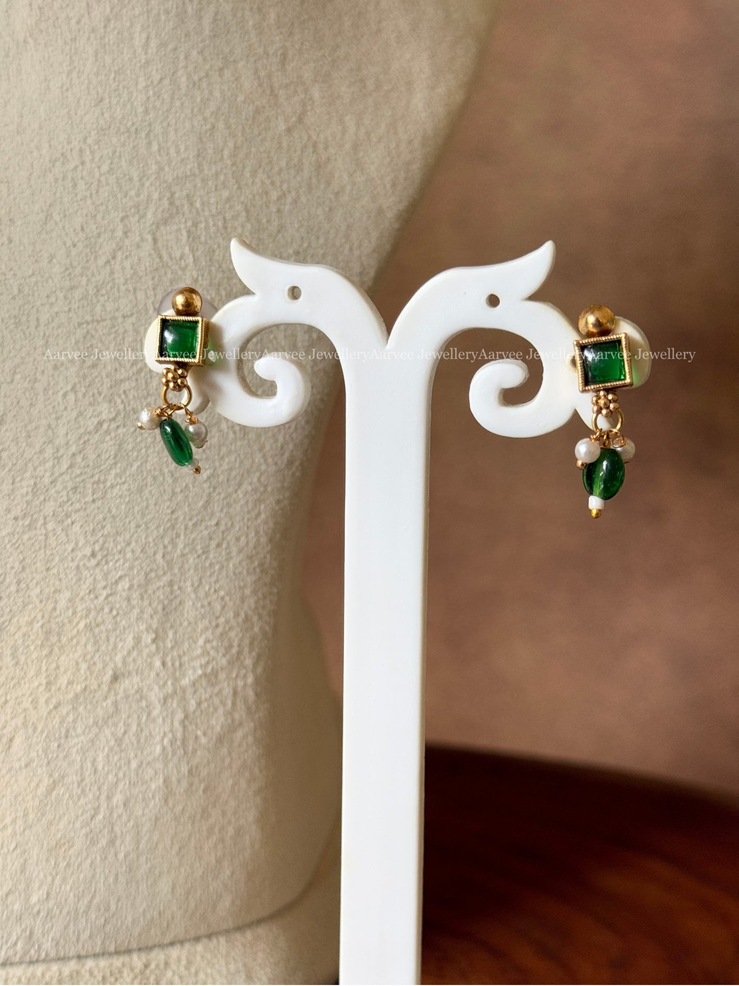 JALEBI SIMPLE NECKLACE SET WITH GREEN STONES & GREEN BEADS