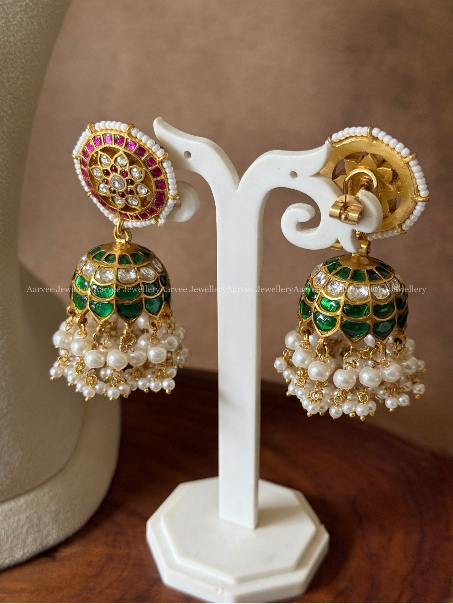 JADAU KUNDAN STATEMENT NECKLACE & BUTTA JHUMKI WITH GREEN STONES & WINE BEADS