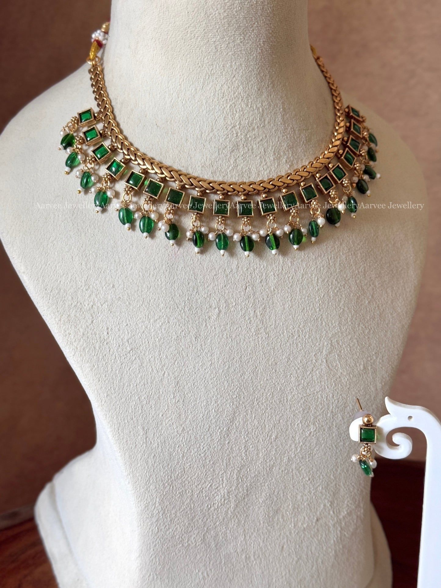 JALEBI SIMPLE NECKLACE SET WITH GREEN STONES & GREEN BEADS