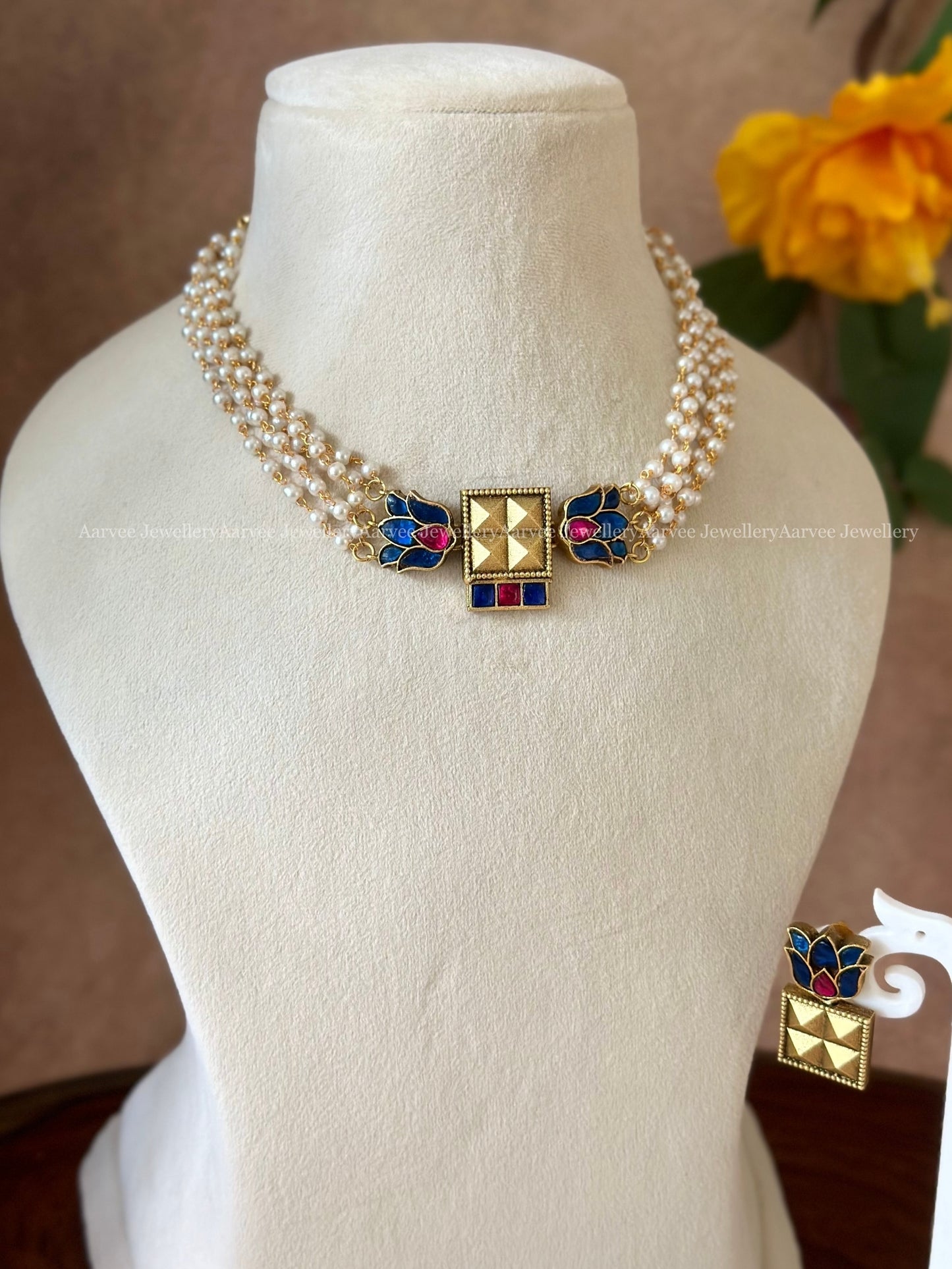 JADAU KUNDAN PEARL LINE CHOKER SET WITH BLUE LOTUS PENDANT