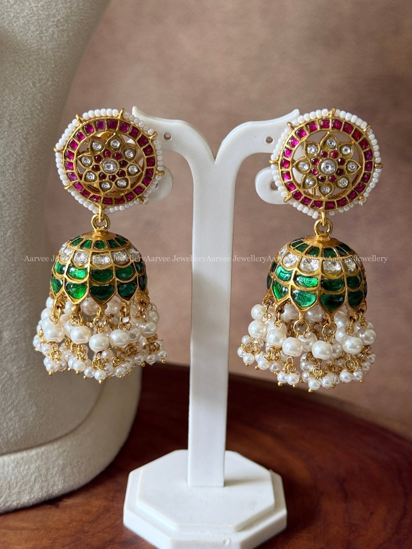 JADAU KUNDAN STATEMENT NECKLACE & BUTTA JHUMKI WITH GREEN STONES & WINE BEADS