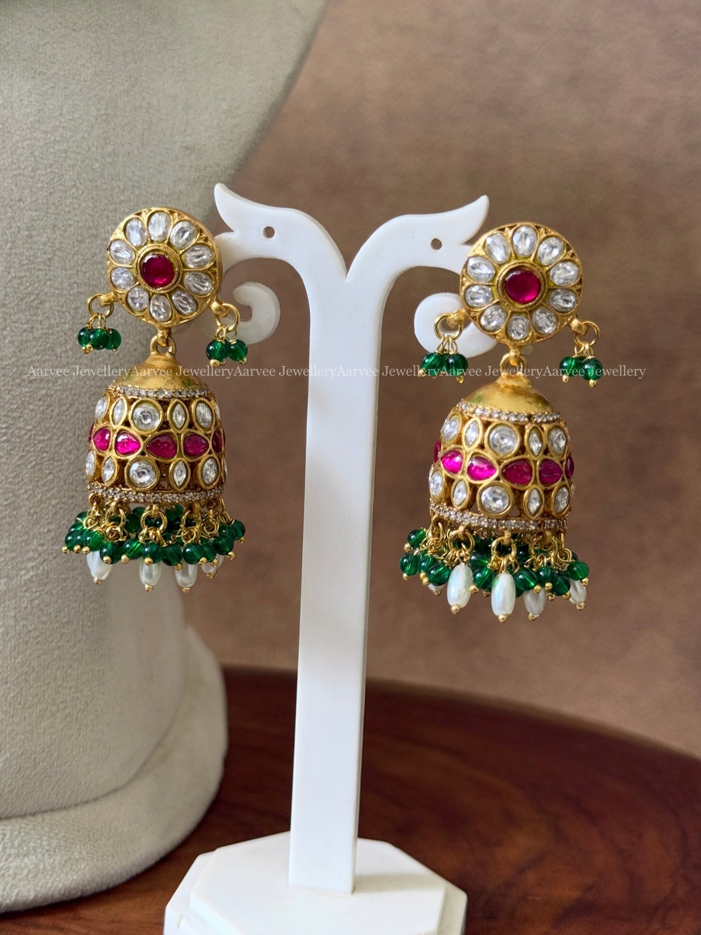 JADAU KUNDAN WHITE / PINK STONE FLORAL NECKLACE & JHUMKI WITH GREEN BEADS
