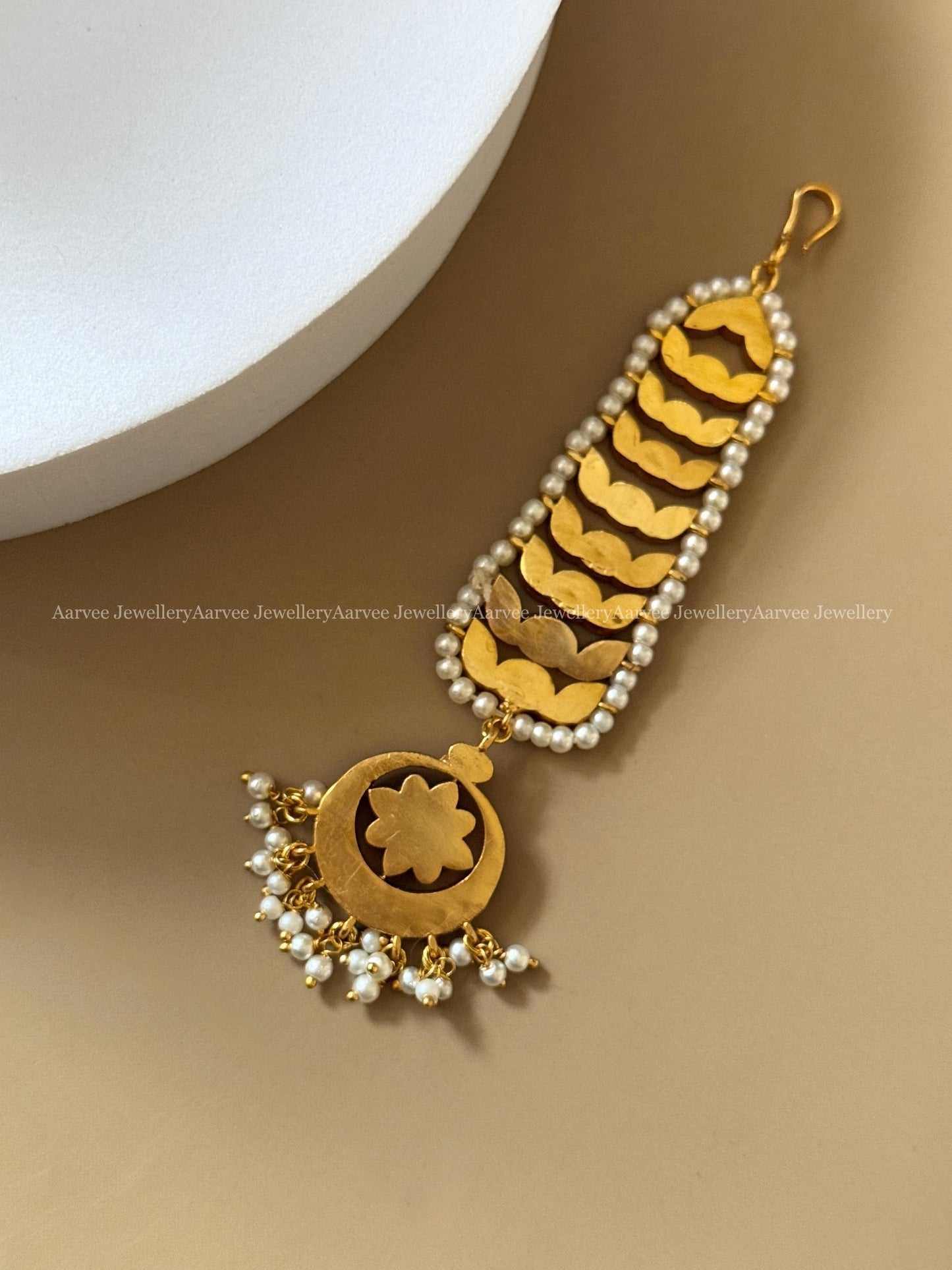 JADAU KUNDAN MANGTIKKA WITH PINK STONES & PEARLS