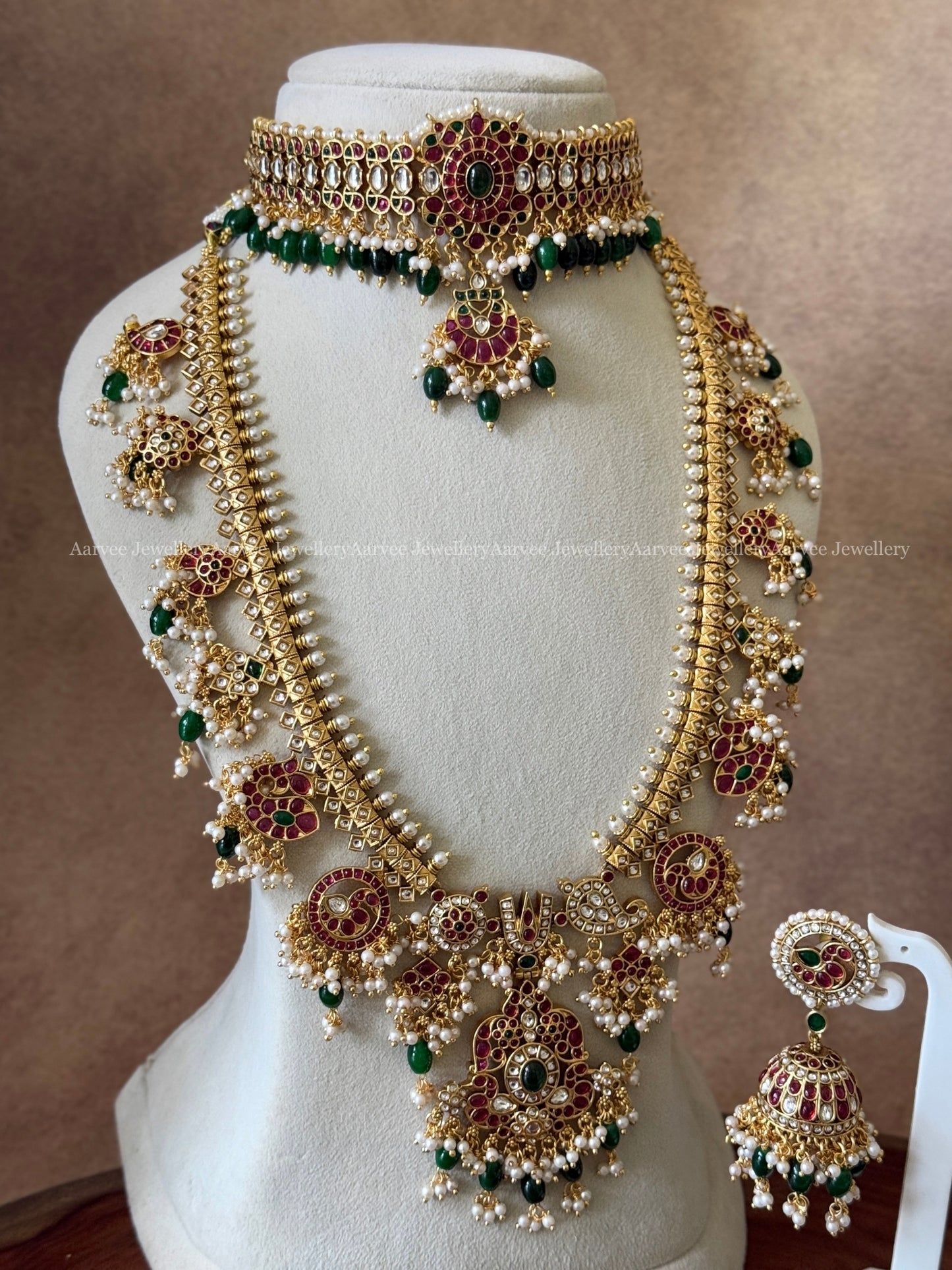 COMBO - KEMP SINGLE PENDANT CHOKER AND FLORAL GUTTA PUSALU HARAM SET WITH GREEN BEADS