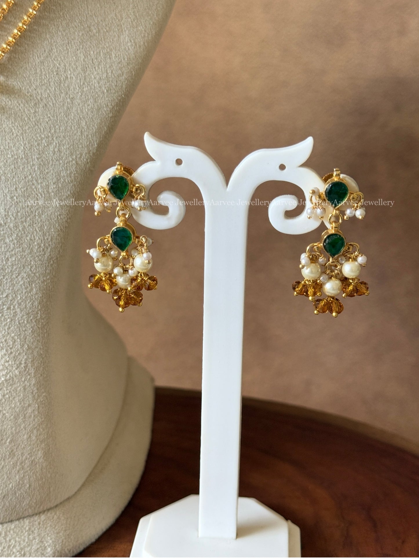 MINIMAL POLKI KUNDAN LAYERED CHAIN SET WITH GREEN STONE & MUSTARD BEADS