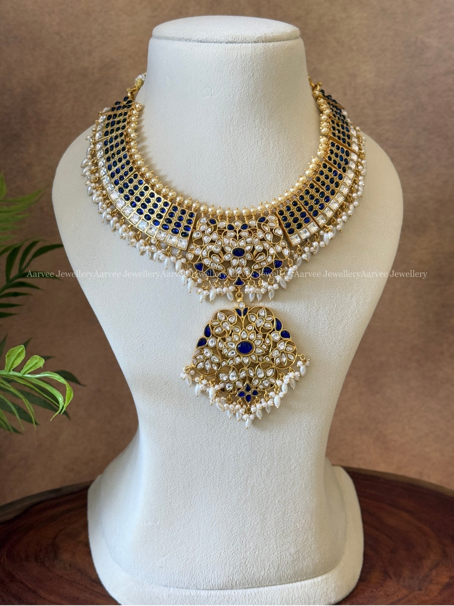 JADAU KUNDAN BRIDAL SET WITH BLUE STONES AND PEARLS