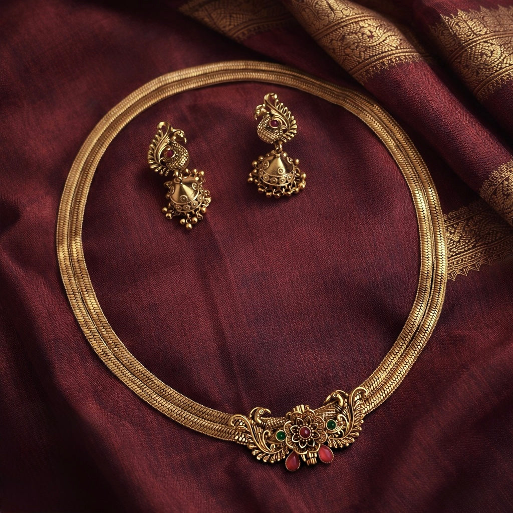 ANTIQUE GOLD TONE KEMP PEACOCK DESIGN FRONT SCREW NECKLACE SET