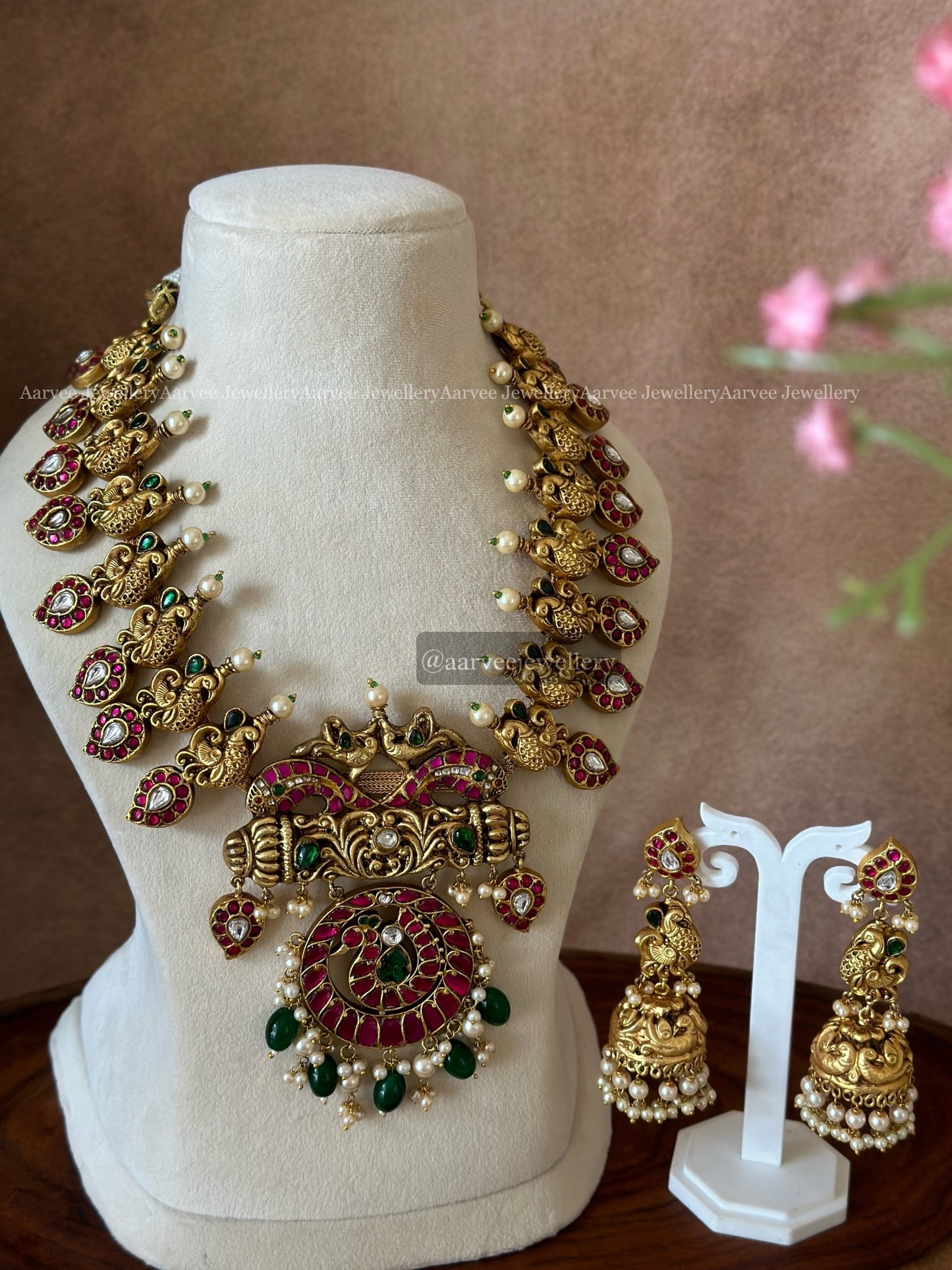 JADAU KUNDAN PEACOCK DESIGN NECKLACE SET WITH GREEN BEADS