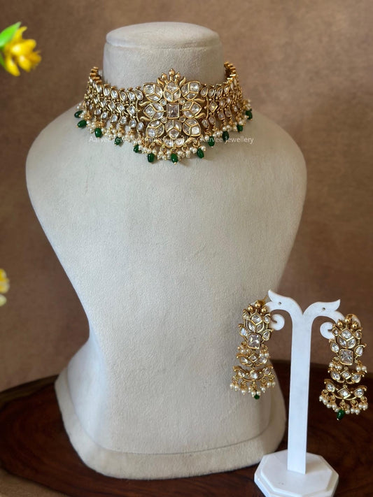 PREMIUM QUALITY KUNDAN CHOKER SET WITH WHITE STONES & GREEN BEADS