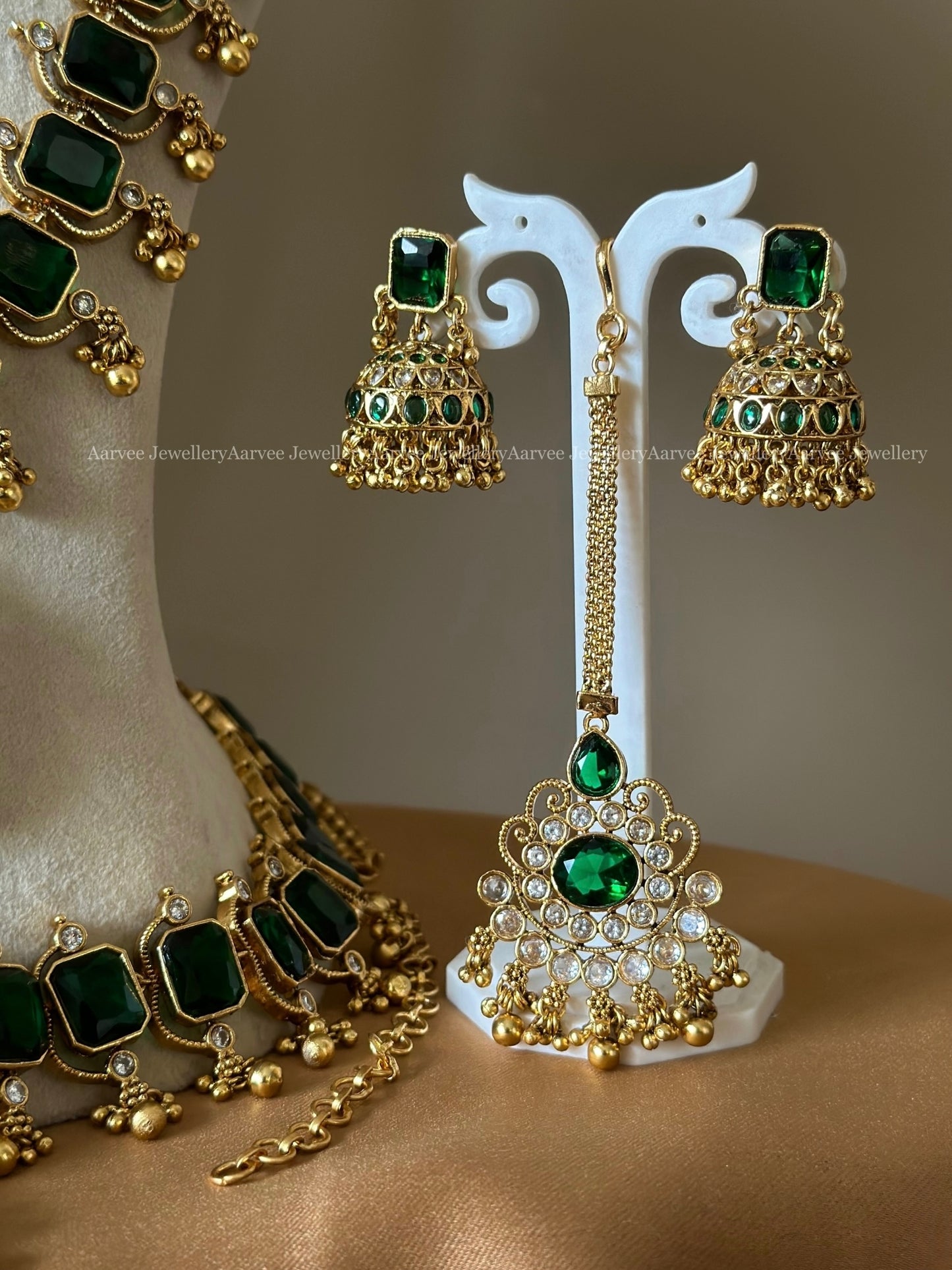 GREEN STONE SEMI BRIDAL JEWELLERY SET