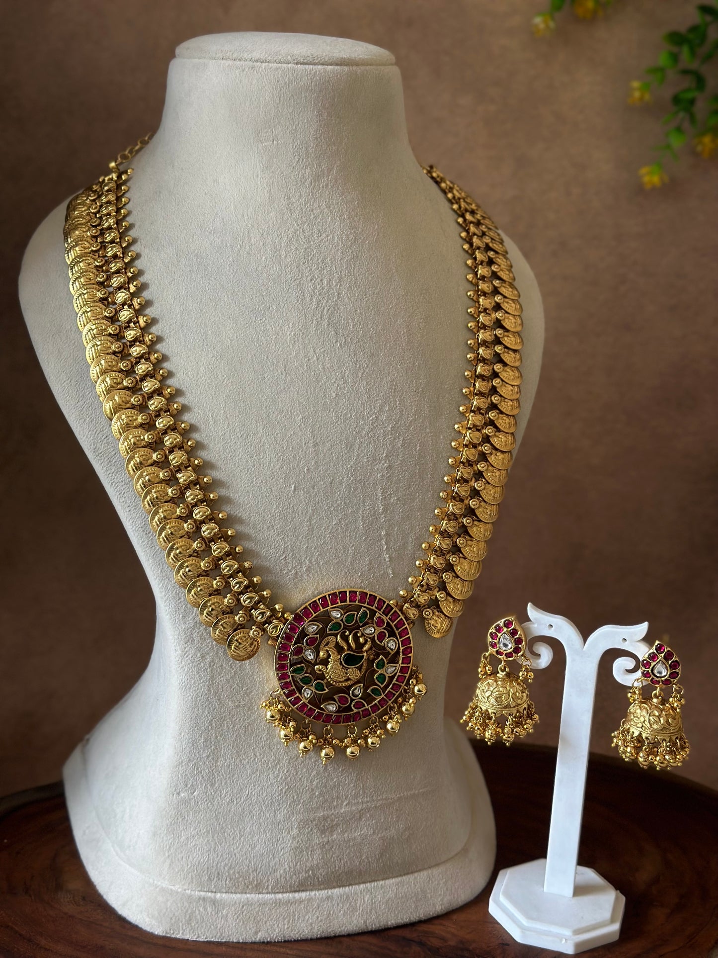 JADAU KUNDAN COIN MIDLENGTH CHAIN SET WITH JHUMKI IN PEACOCK PENDANT & GOLD BEADS
