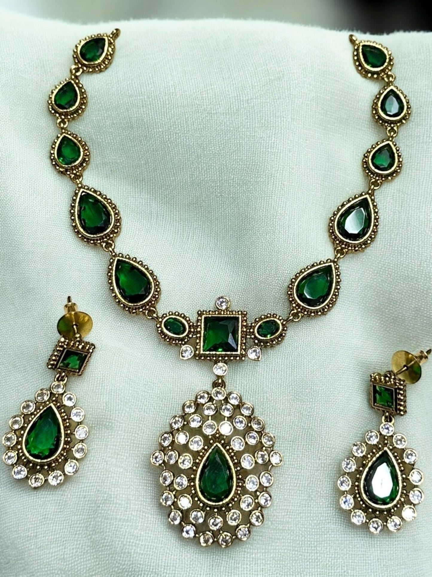 CZ GREEN STONE VICTORIAN TEAR DROP NECKLACE SET