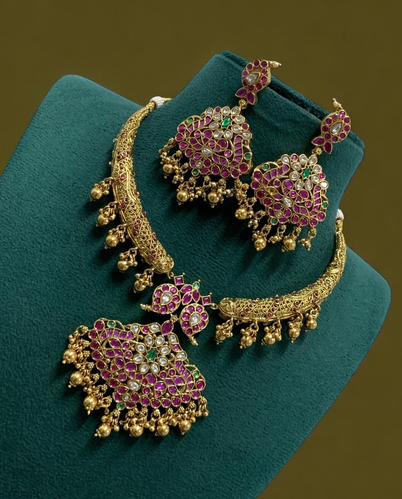 KUNDAN 2 IN 1 REVERSIBLE KANTI NECKLACE SET WITH PINK / WHITE MANGO PENDANT IN GOLD BEADS