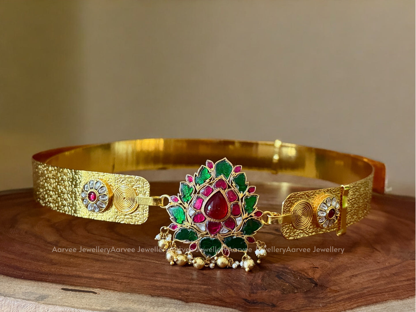 JADAU KUNDAN LOTUS PENDANT WAIST BELT WITH GOLD BEADS