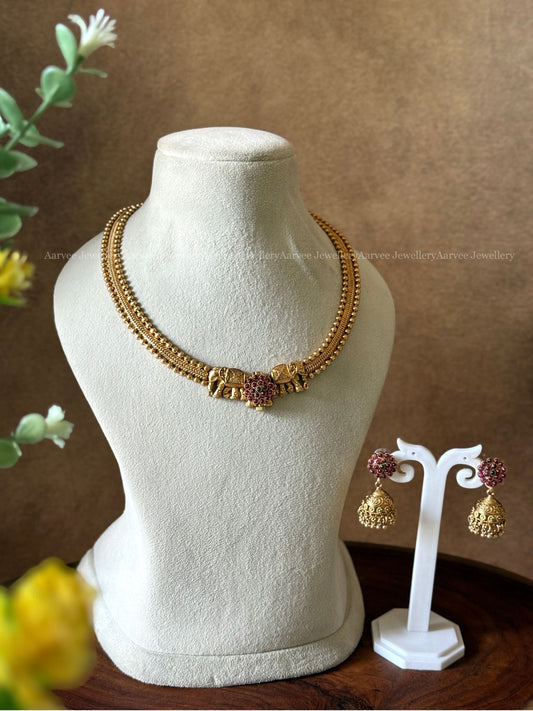 GOLD TONE KEMP ELEPHANT MOTIF FRONT SCREW NECKLACE SET