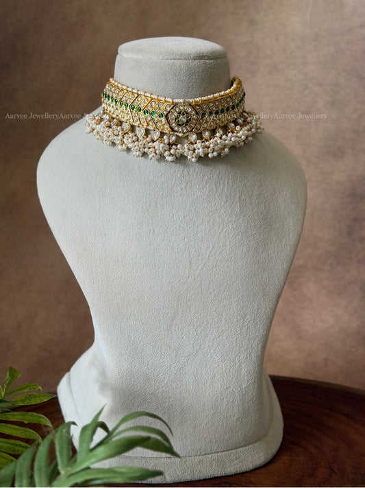 JADAU KUNDAN REVERSIBLE 2 IN 1 CHOKER WITH RUBY / WHITE STONES AND PEARL BEADS