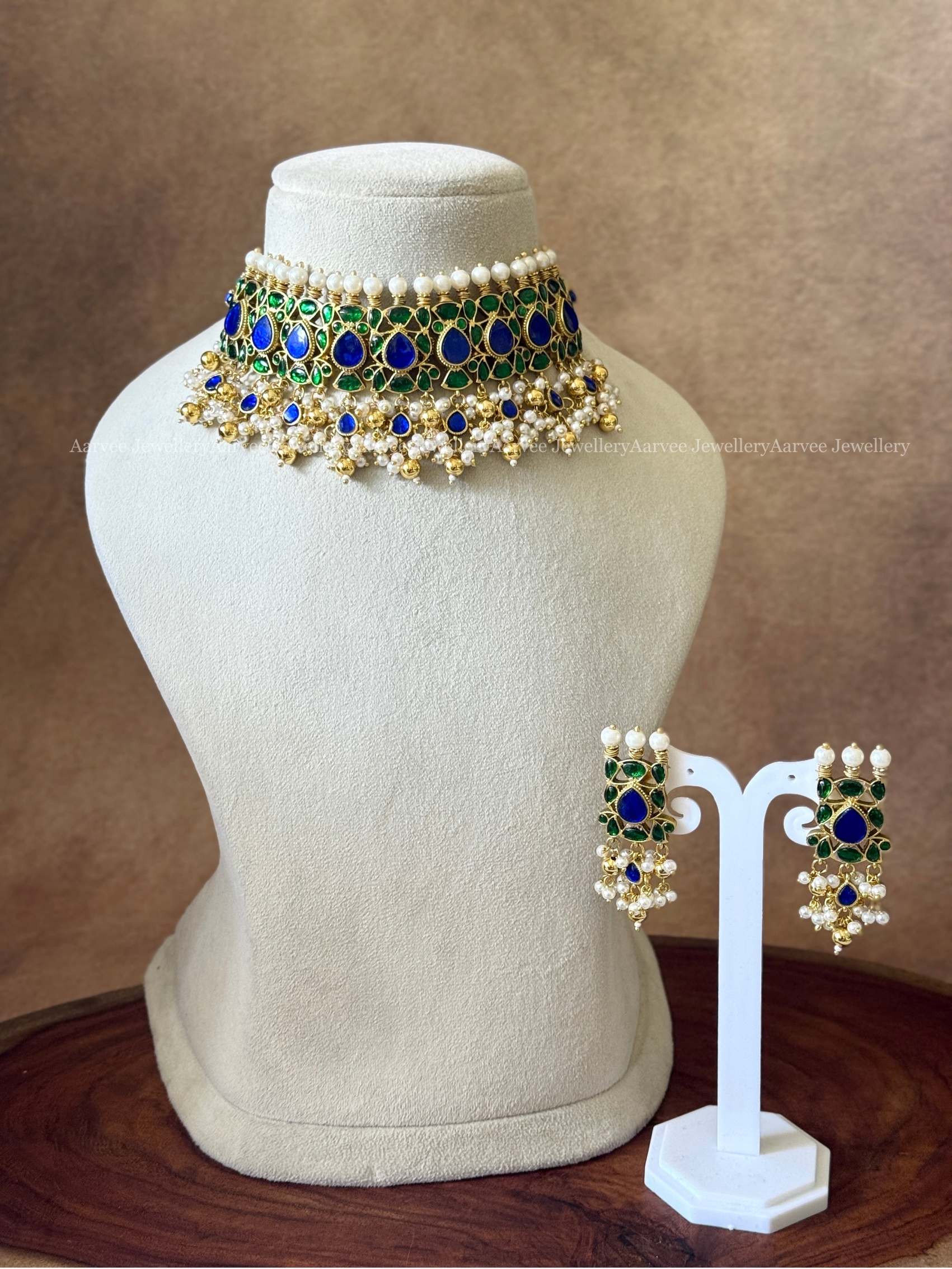 JADAU KUNDAN BLUE / GREEN STONES CHOKER SET WITH GOLD AND PEARL BEADS