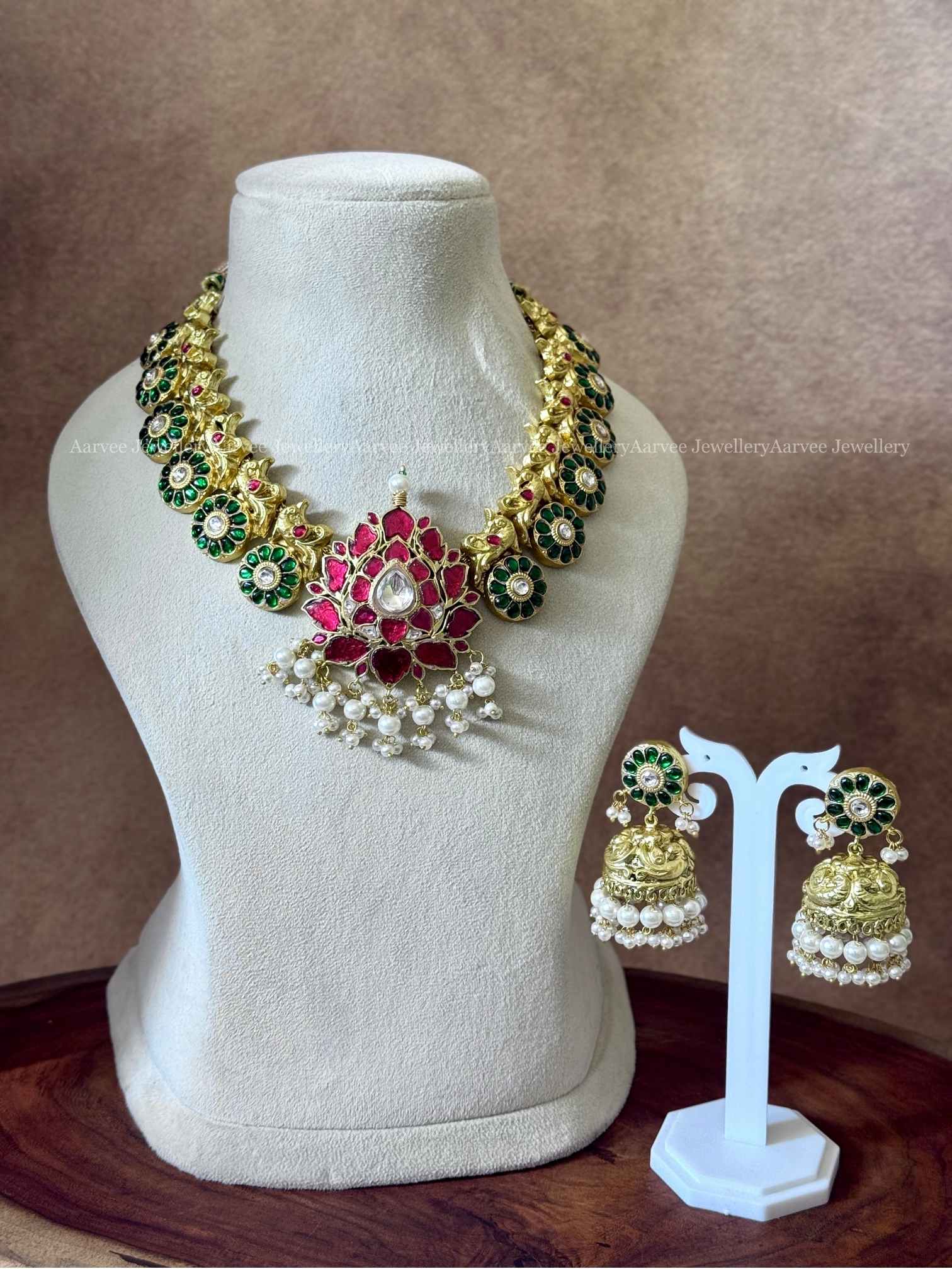 JADAU KUNDAN GREEN STONE NECKLACE SET WITH RUBY LOTUS PENDANT