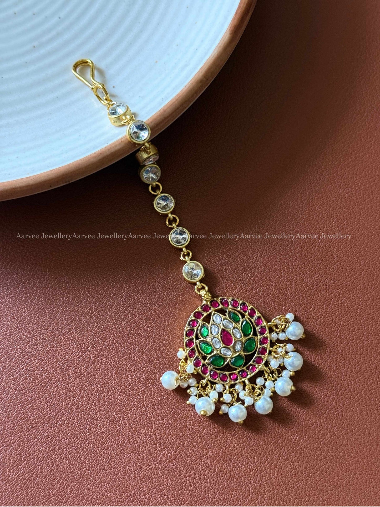 JADAU KUNDAN MULTI COLOR TIKKA WITH PEARL BEADS