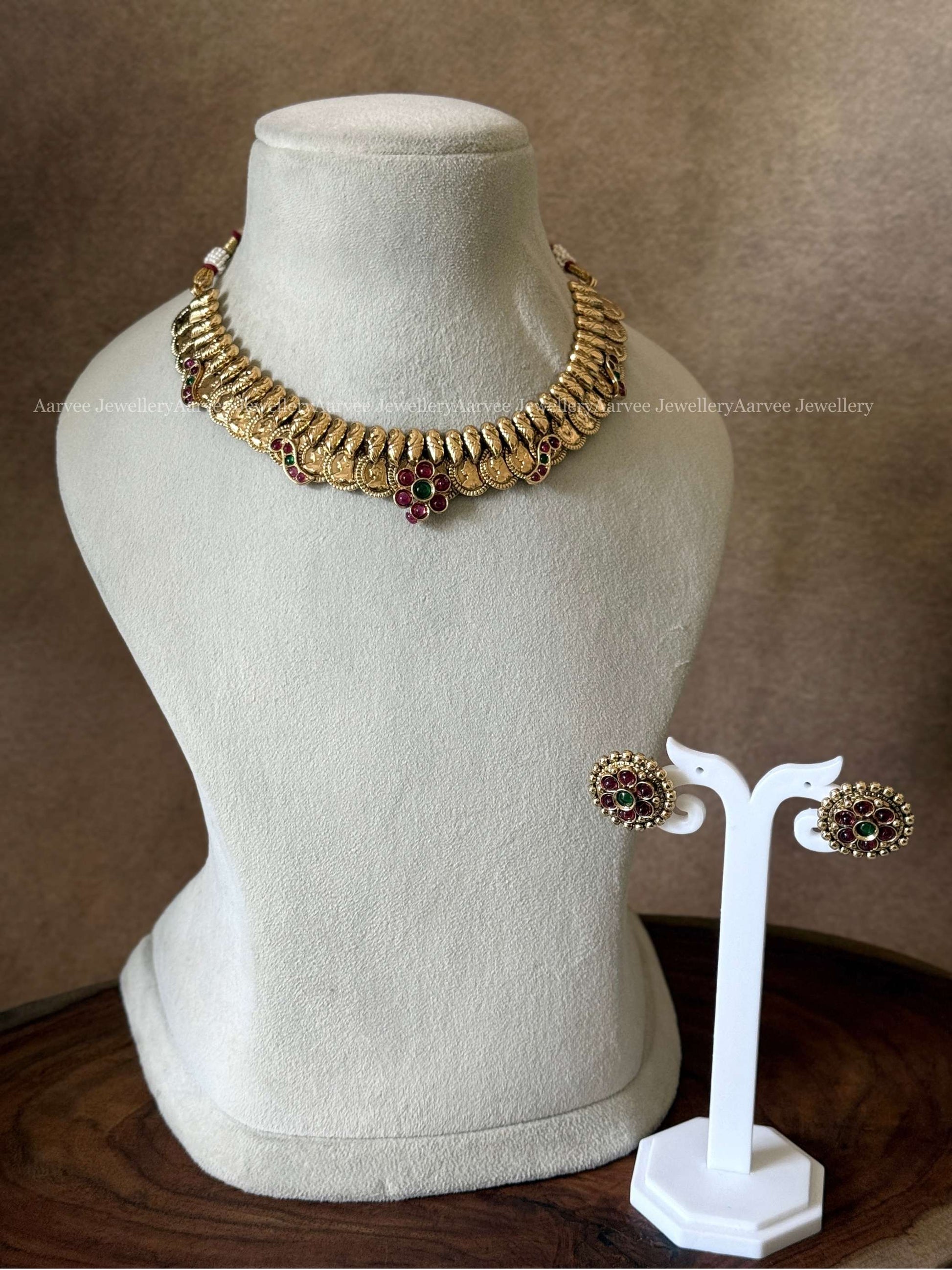 ANTIQUE GOLD COIN NECKLACE  SET WITH KEMP FLORAL MOTIFS