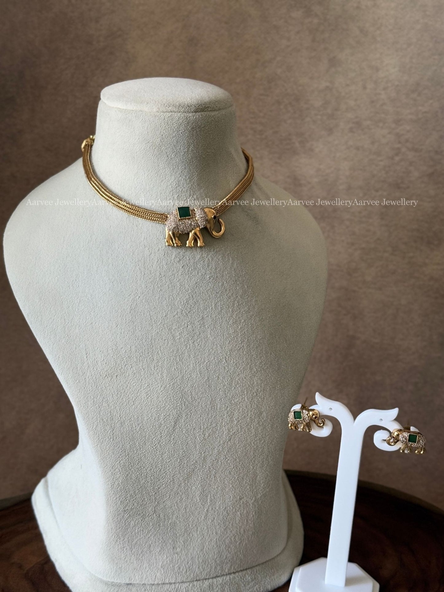 CLEARANCE - ELEPHANT CHOKER SET