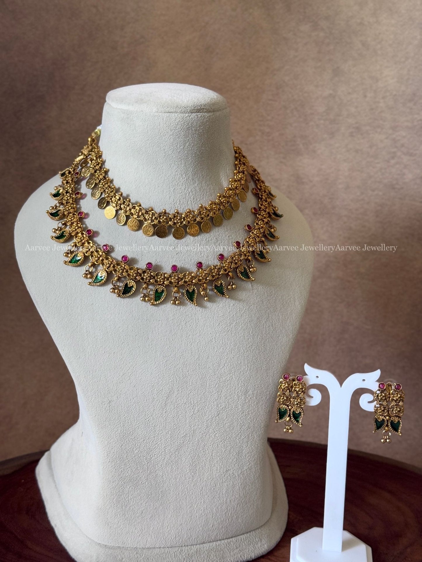 GOLD CHAIN SET WITH RUBY / GREEN STONE GANDA BERUNDA PENDANT