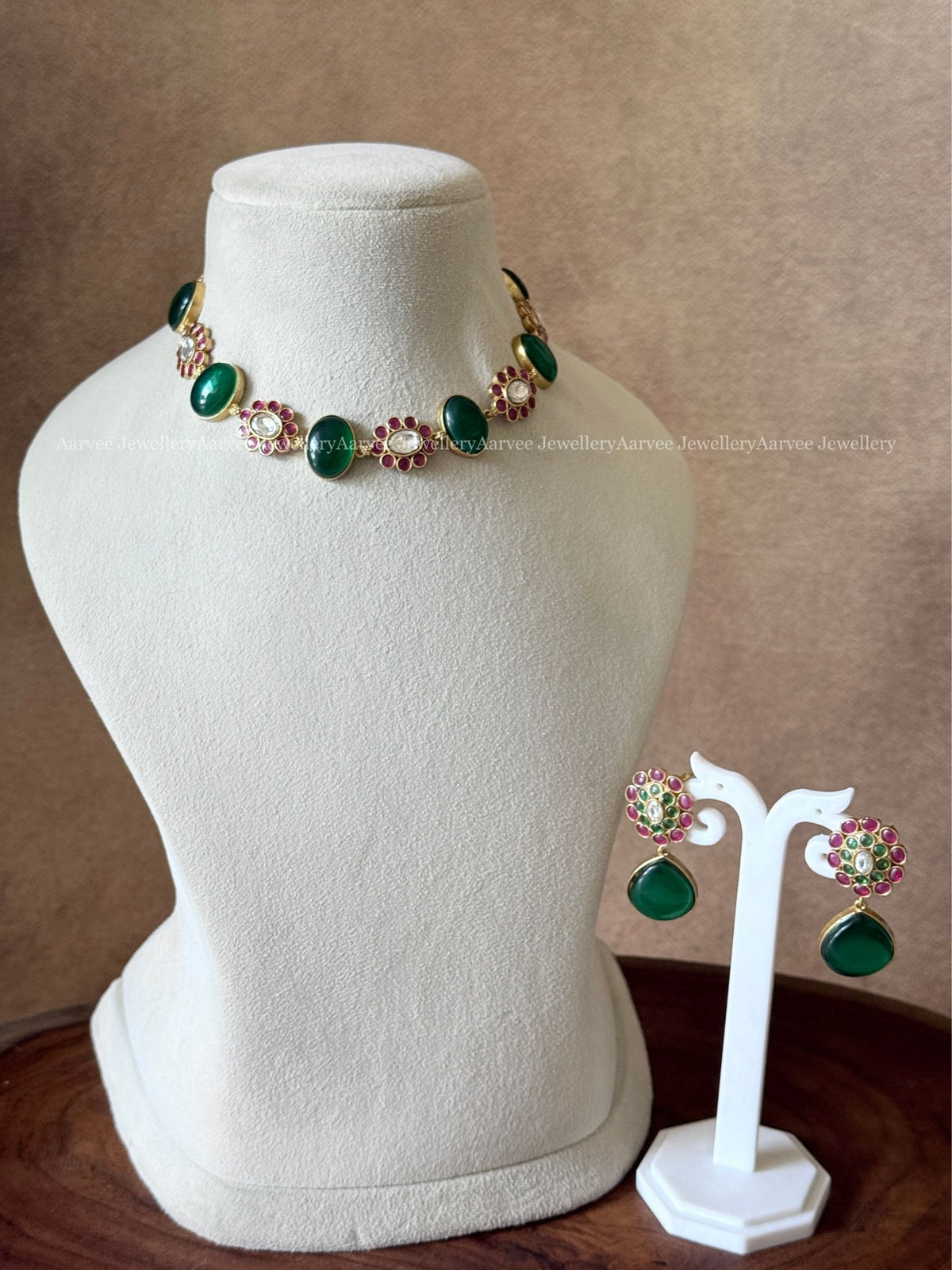 PREMIUM GREEN STONE FLORAL NECKLACE SET 