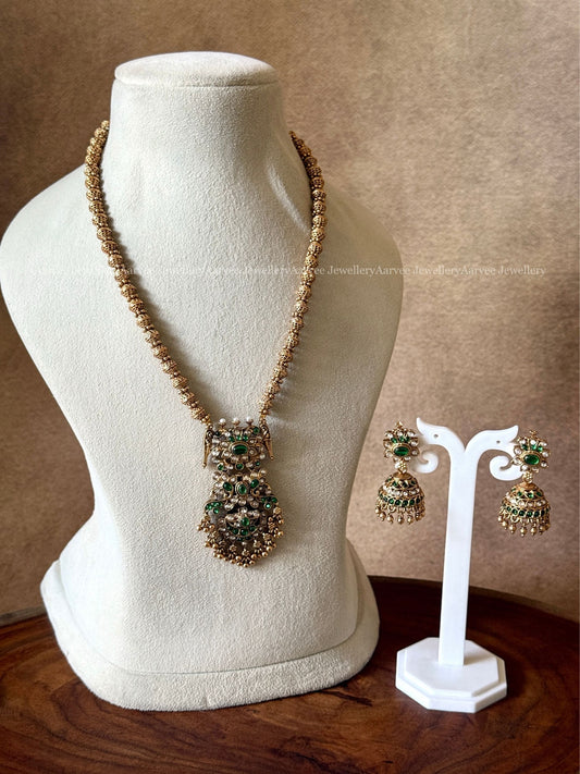 GOLD BEADED CHAIN SET WITH GREEN / WHITE STONES FLORAL PENDANT