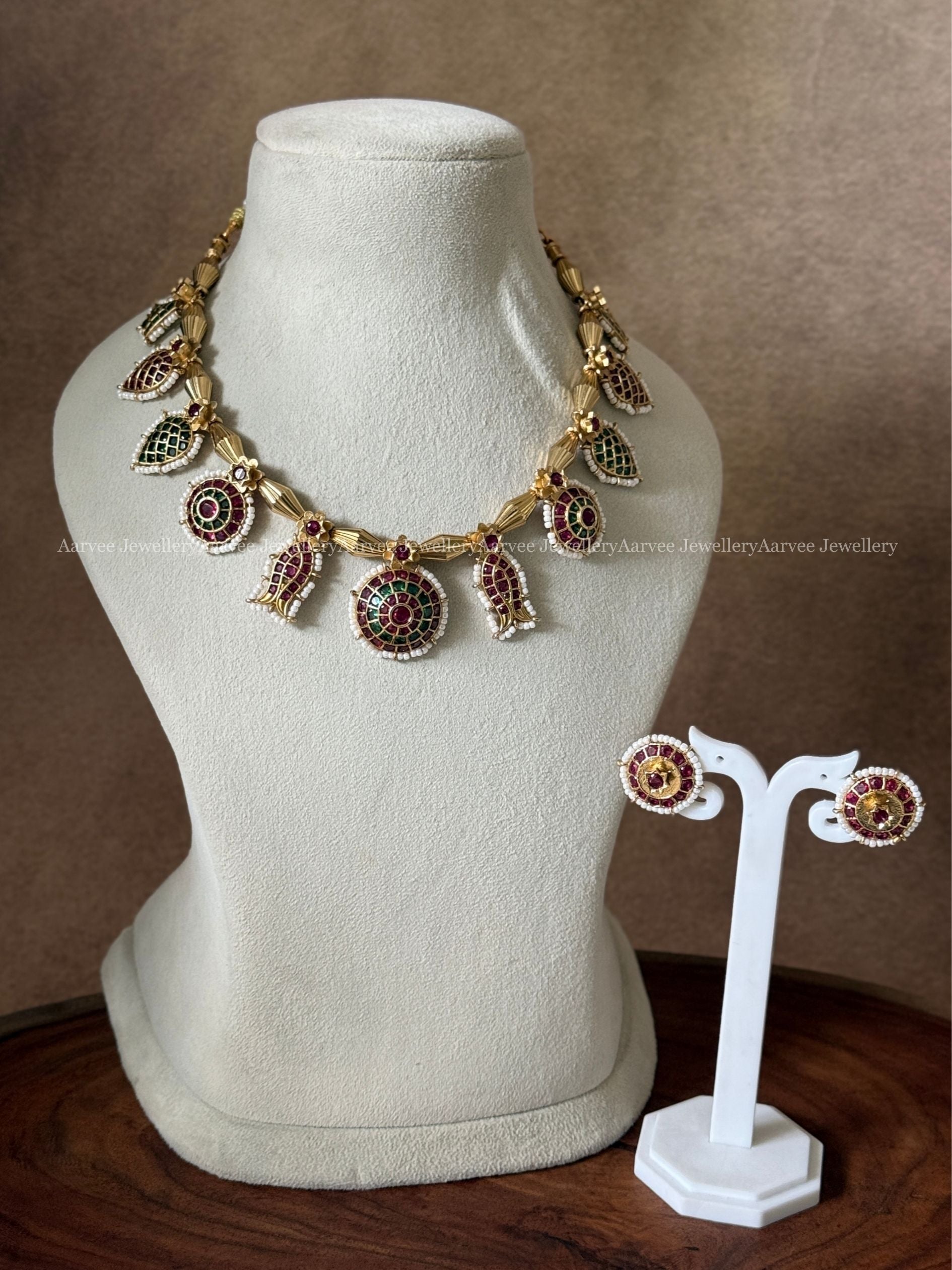 GOLD BEAD NECKLACE SET WITH KEMP FLORAL AND FISH MOTIFS