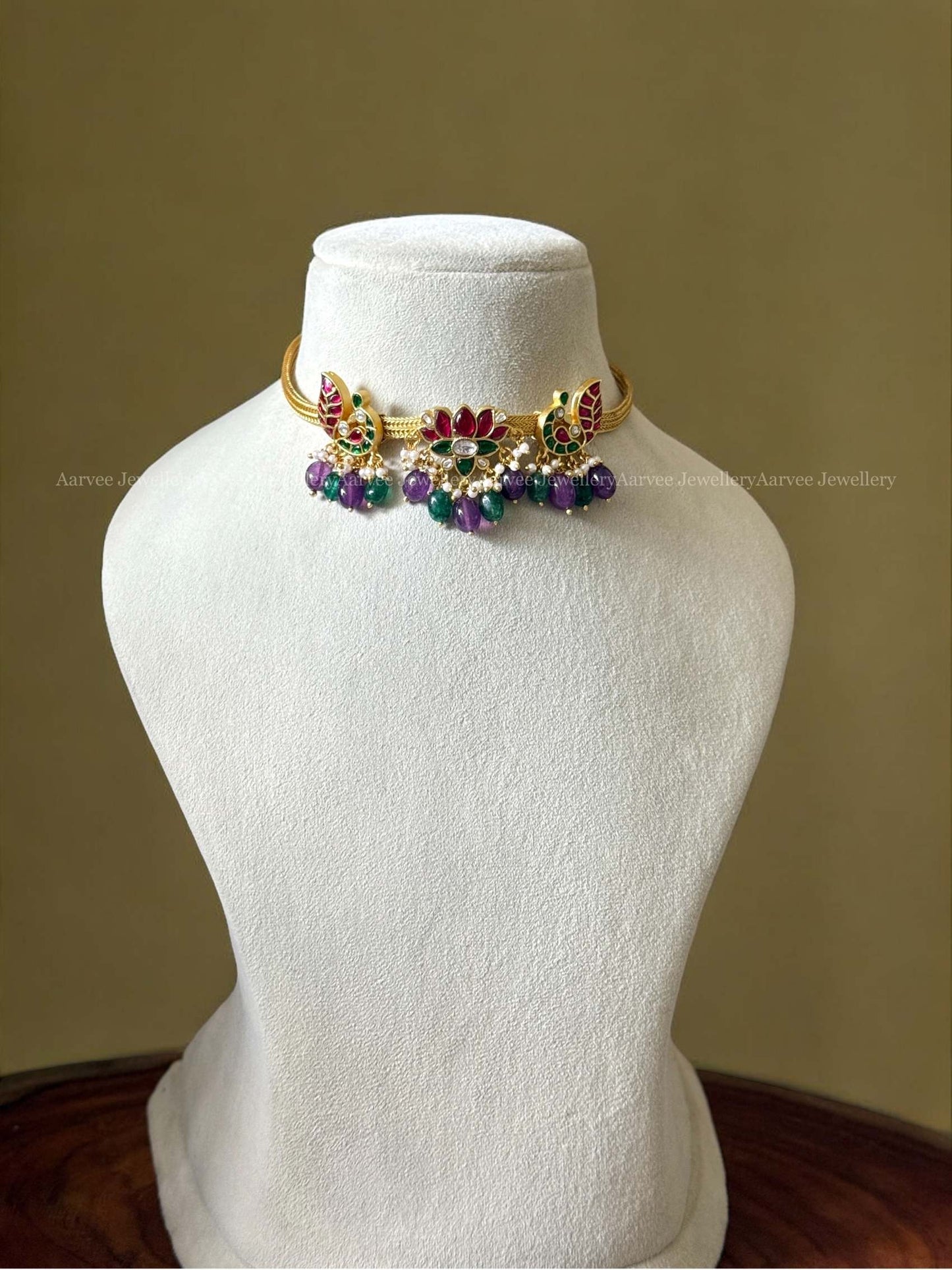 JADAU KUNDAN ANNAM & LOTUS MOTIF NECKLACE WITH GREEN / PURPLE BEADS