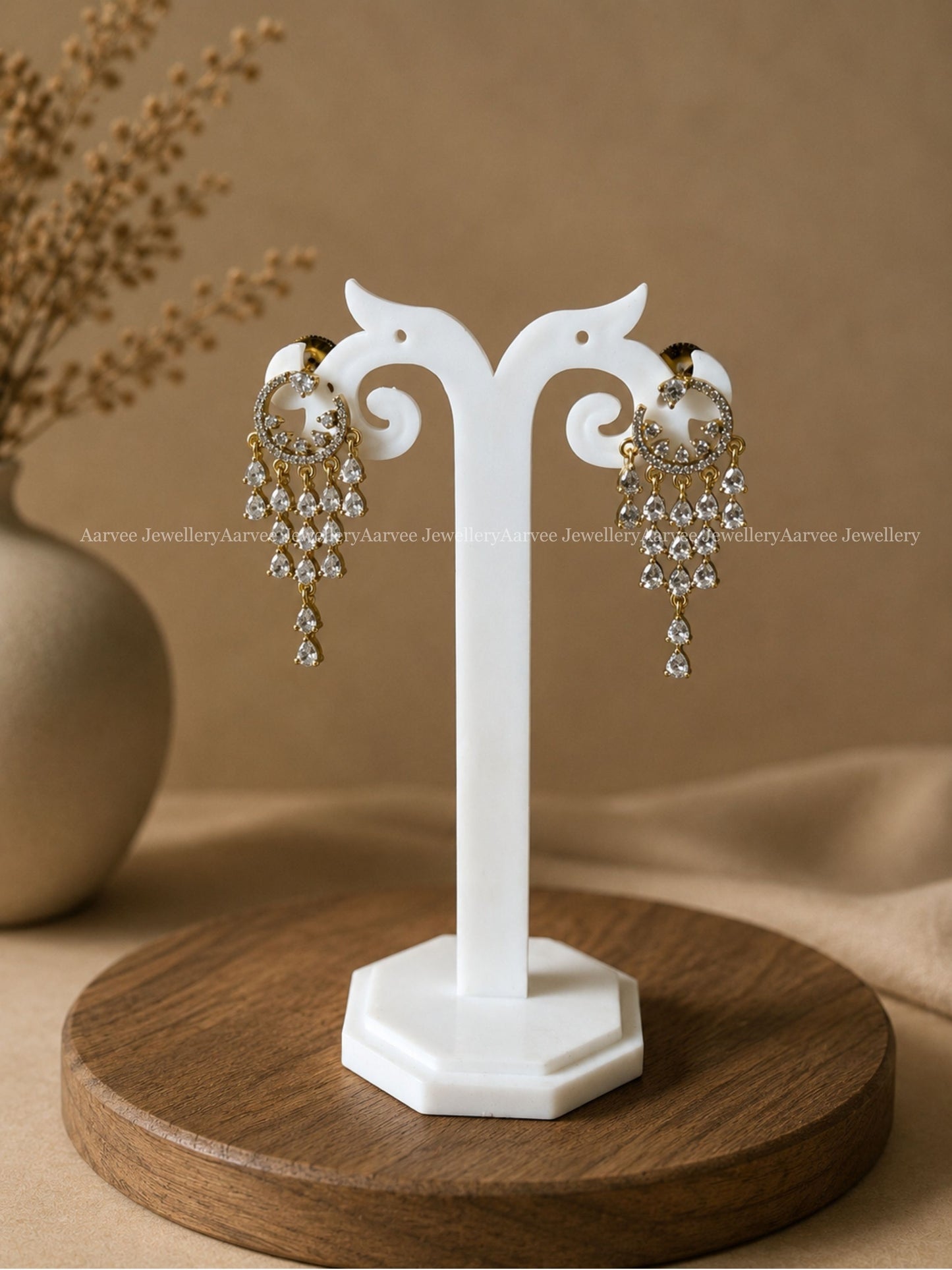 AD WHITE STONE CHANDELIER EARINGS