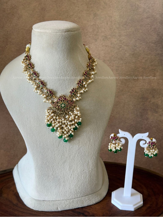 CLEARANCE - LOTUS NECKLACE SET WITH LAYERED PEARLS