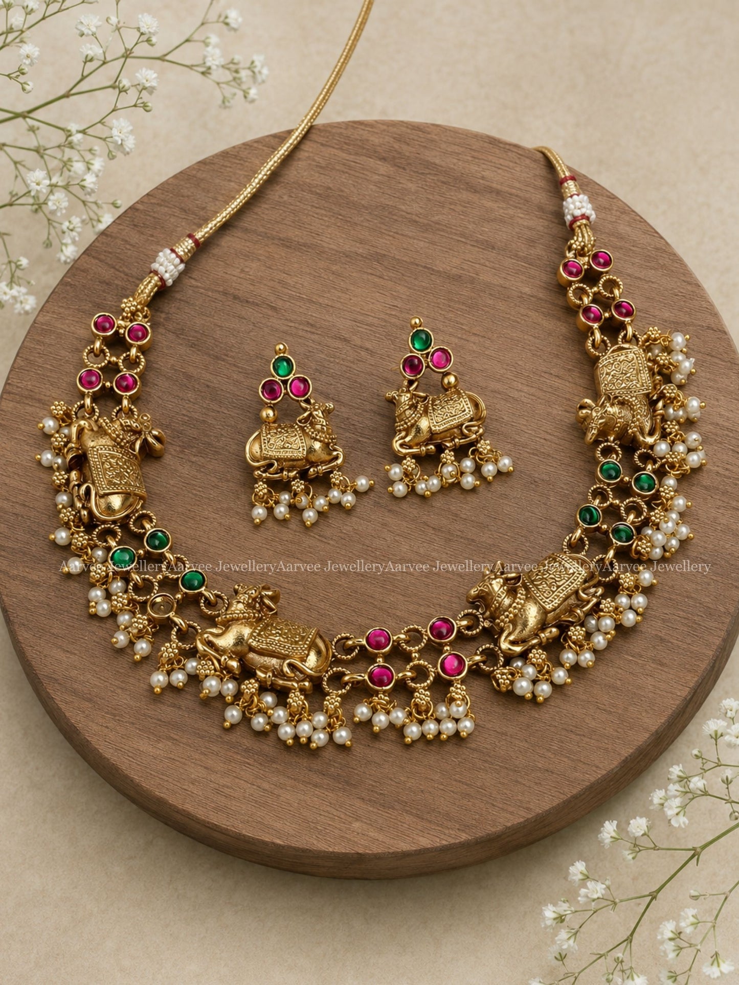 GOLD TONE NANDI NECKLACE SET WITH RUBY / GREEN STONE & PEARLS