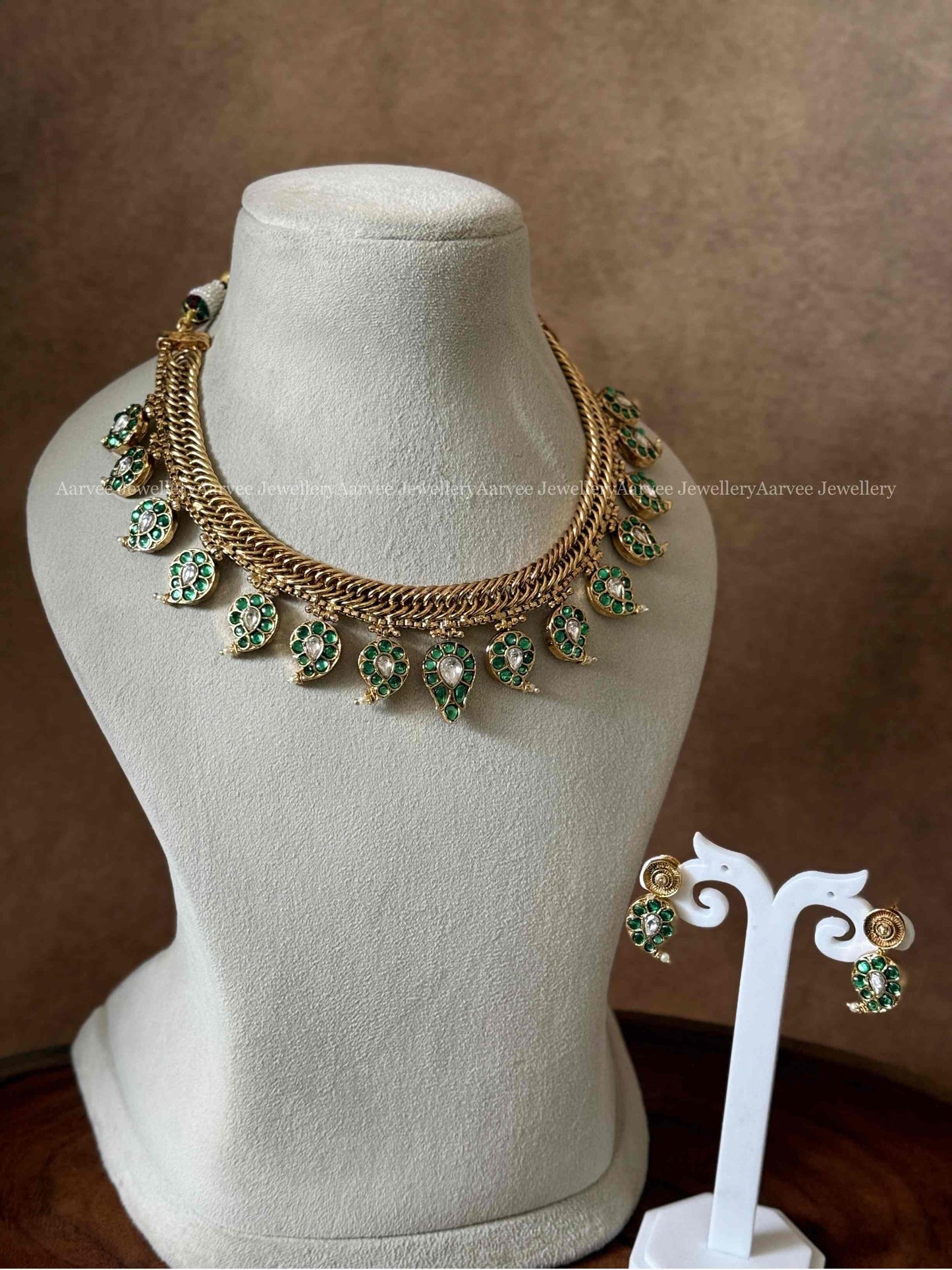 PREMIUM REVERSIBLE 2 IN 1 MANGO MOTIF JALEBI NECKLACE SET WITH WHITE / GREEN STONES