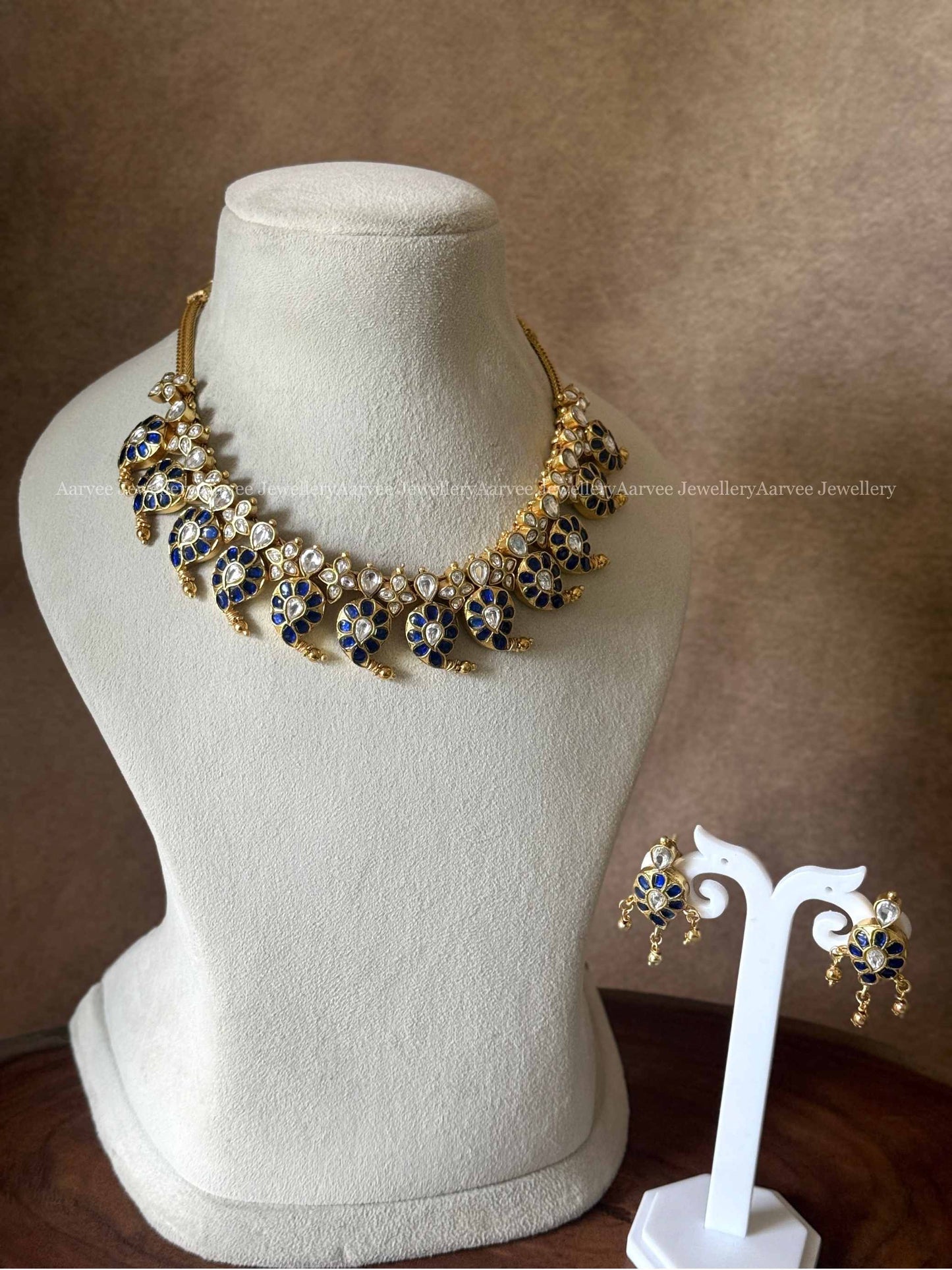 JADAU KUNDAN BLUE AND WHITE COLOUR MANGO NECKLACE SET