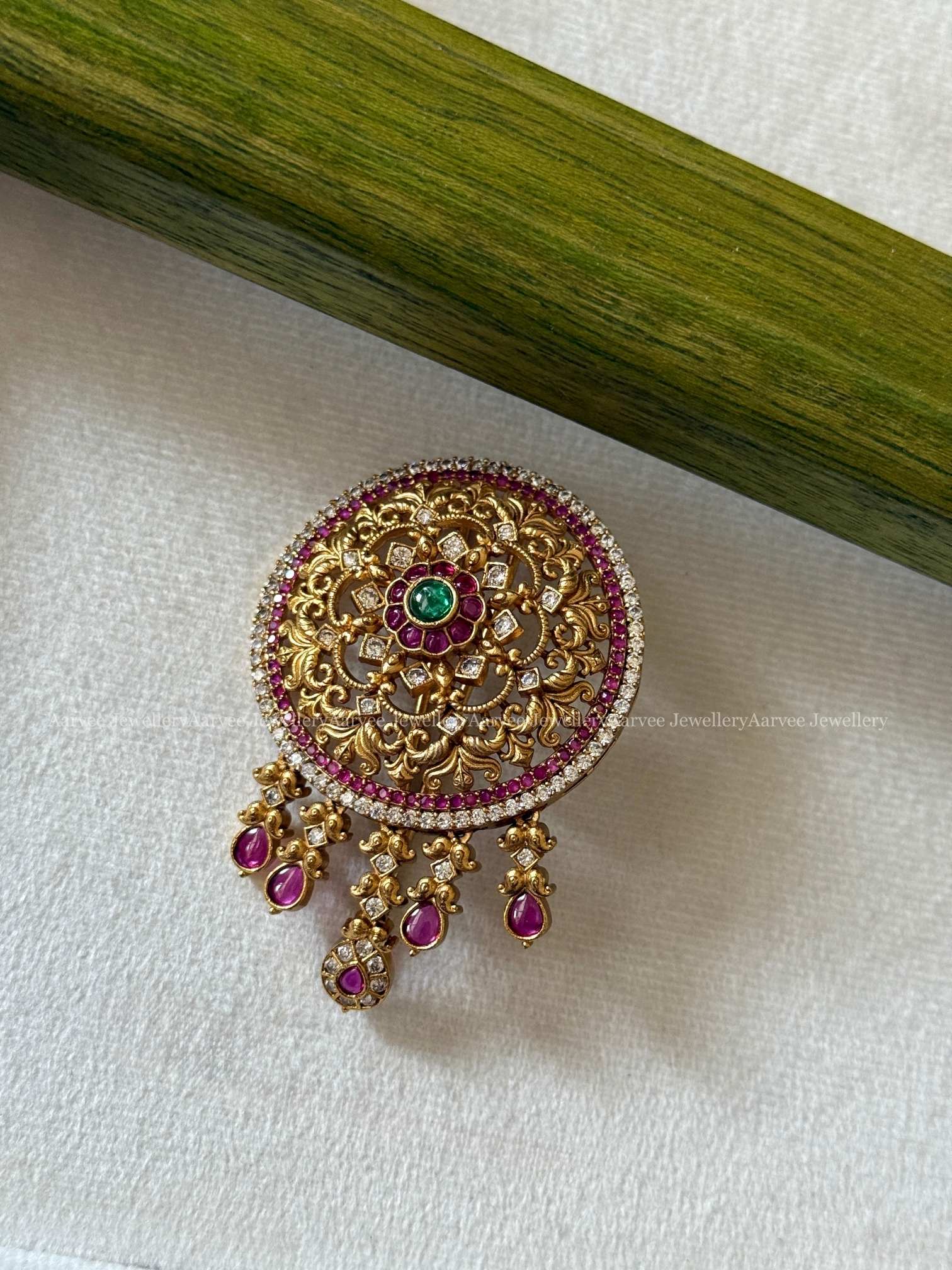 HAIR ACCESSORY / BUN PIN IN KEMP RUBY STONES