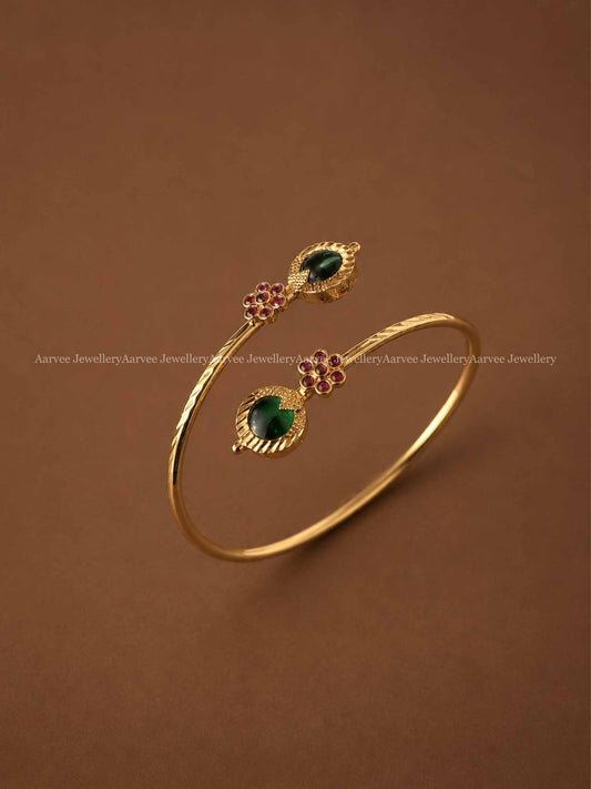 GREEN STONE FLORAL SINGLE KADA