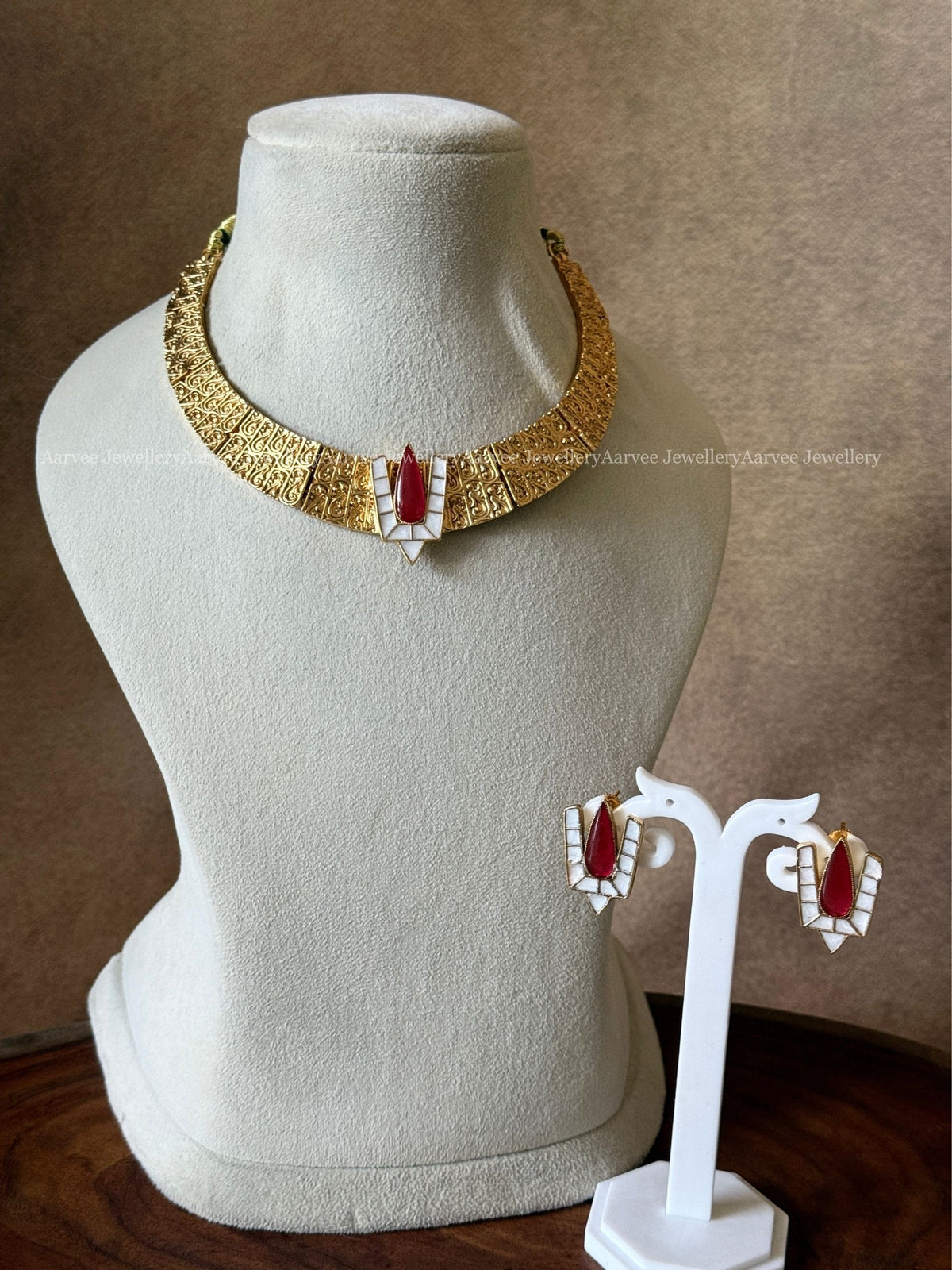 FULL GOLD TONE HASLI NECKLACE SET WITH PERUMAL NAAMAM PENDANT