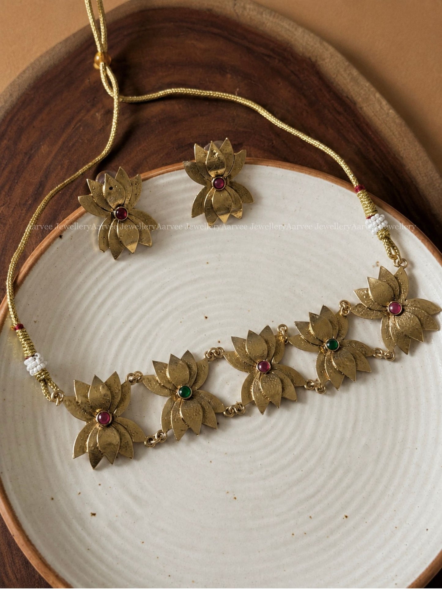 GOLD TONE LOTUS CHOKER WITH RUBY / GREEN KEMP STONES