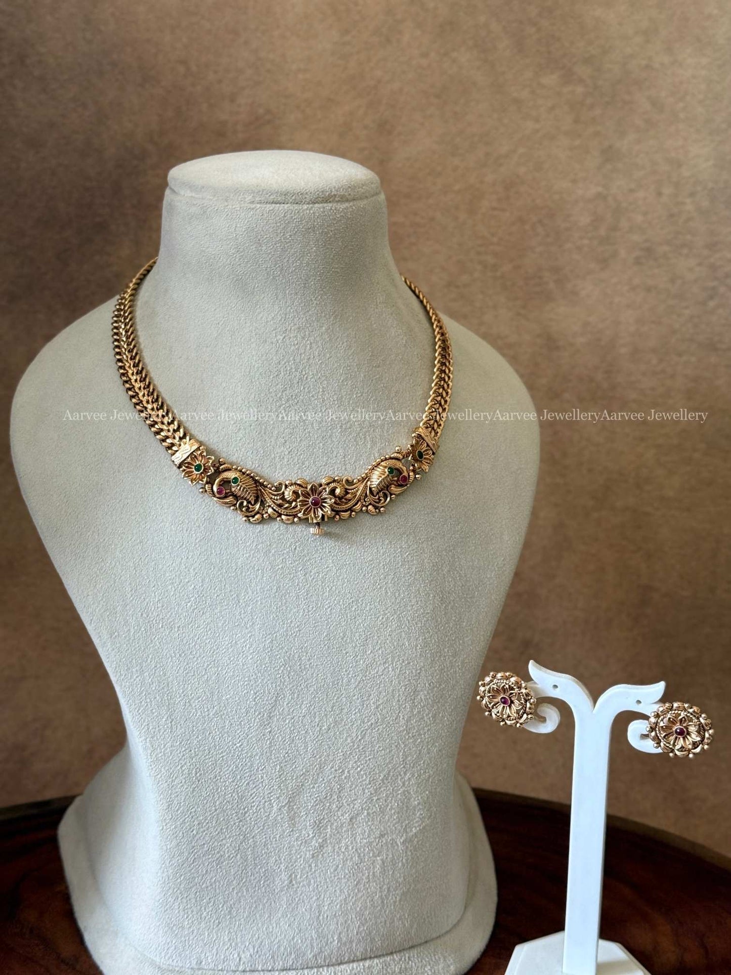 ELEGANT JALEBI STYLE NECKLACE SET WITH SCREW PENDANT