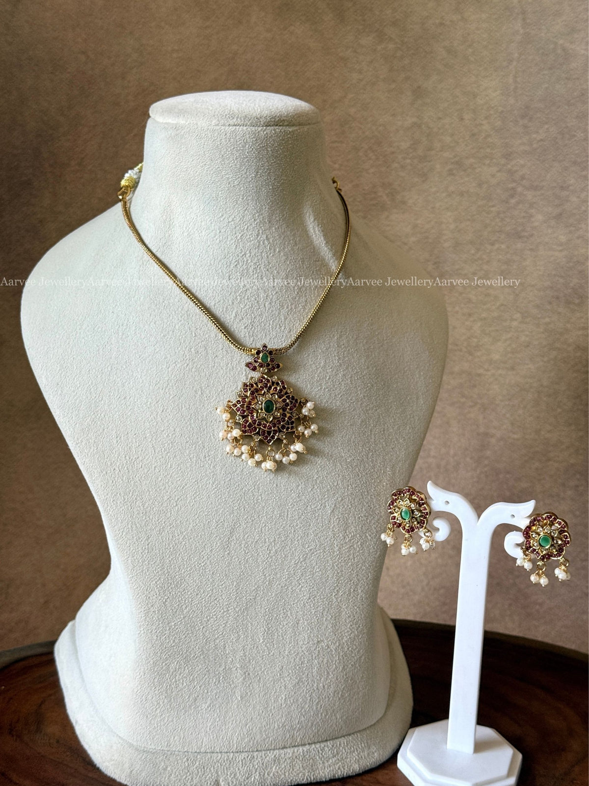 GOLD PLATED ATTIGAI NECKLACE SET WITH STAR FLORAL PENDANT